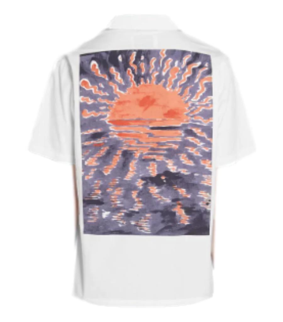 Folk X Goss Brothers Sunset Shirt.

Collaboration with Folk and Artists Goss Brothers from 2017, 'The Drowned World Collection'.

White shirt in 100% cotton with press stud closure. Depicting a large sunset.

Size - 2

Condition - Very Good

