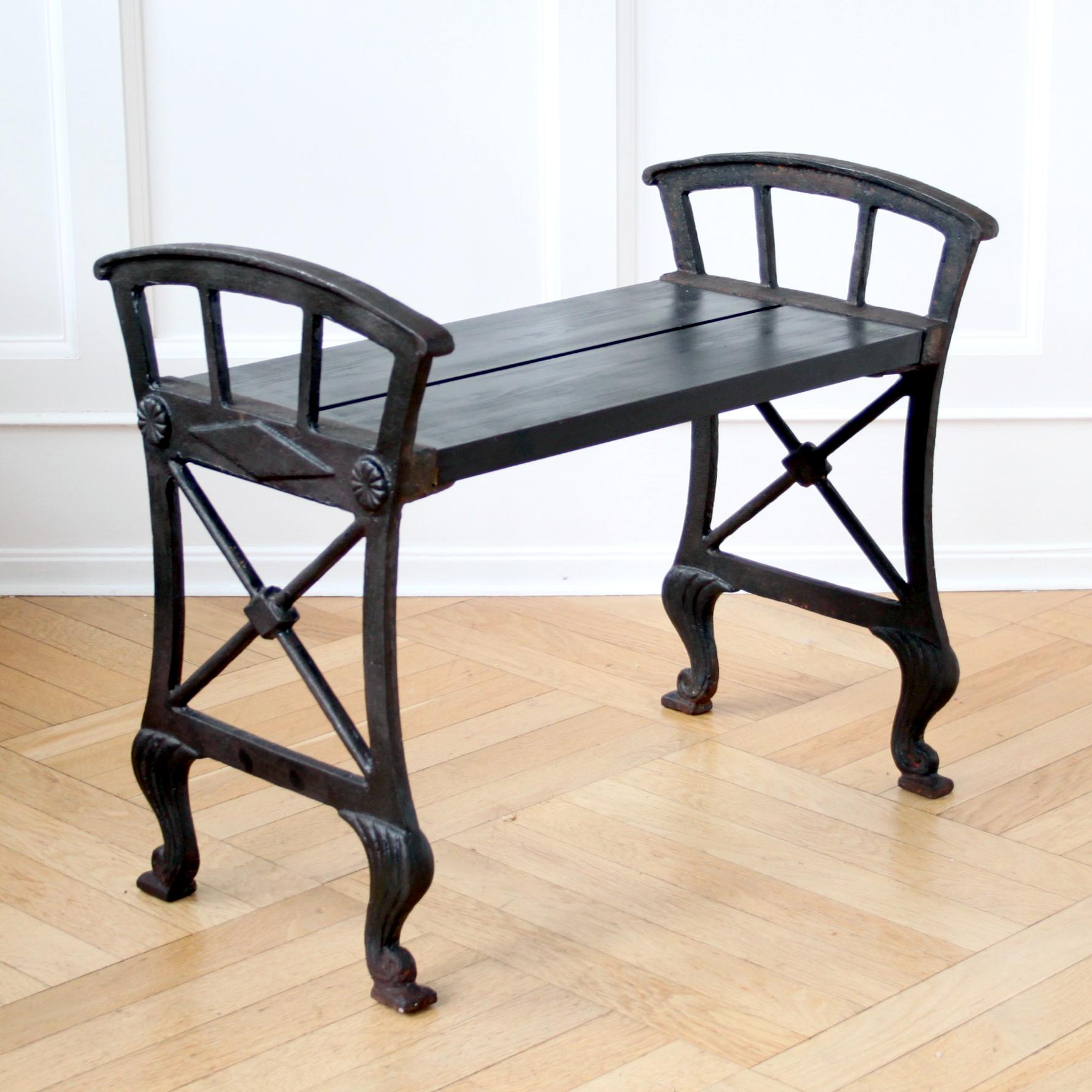 Scandinave moderne Banc public en fonte de Folke Bensow 