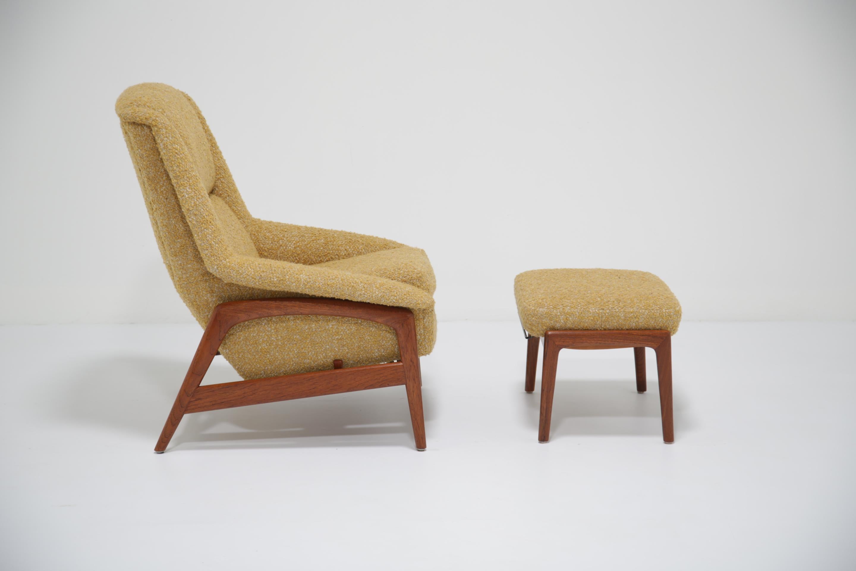 Sedia da salotto e ottomana in teak di Folke Ohlsson del 1960 di Dux con Boucle giallo moderno in vendita 2