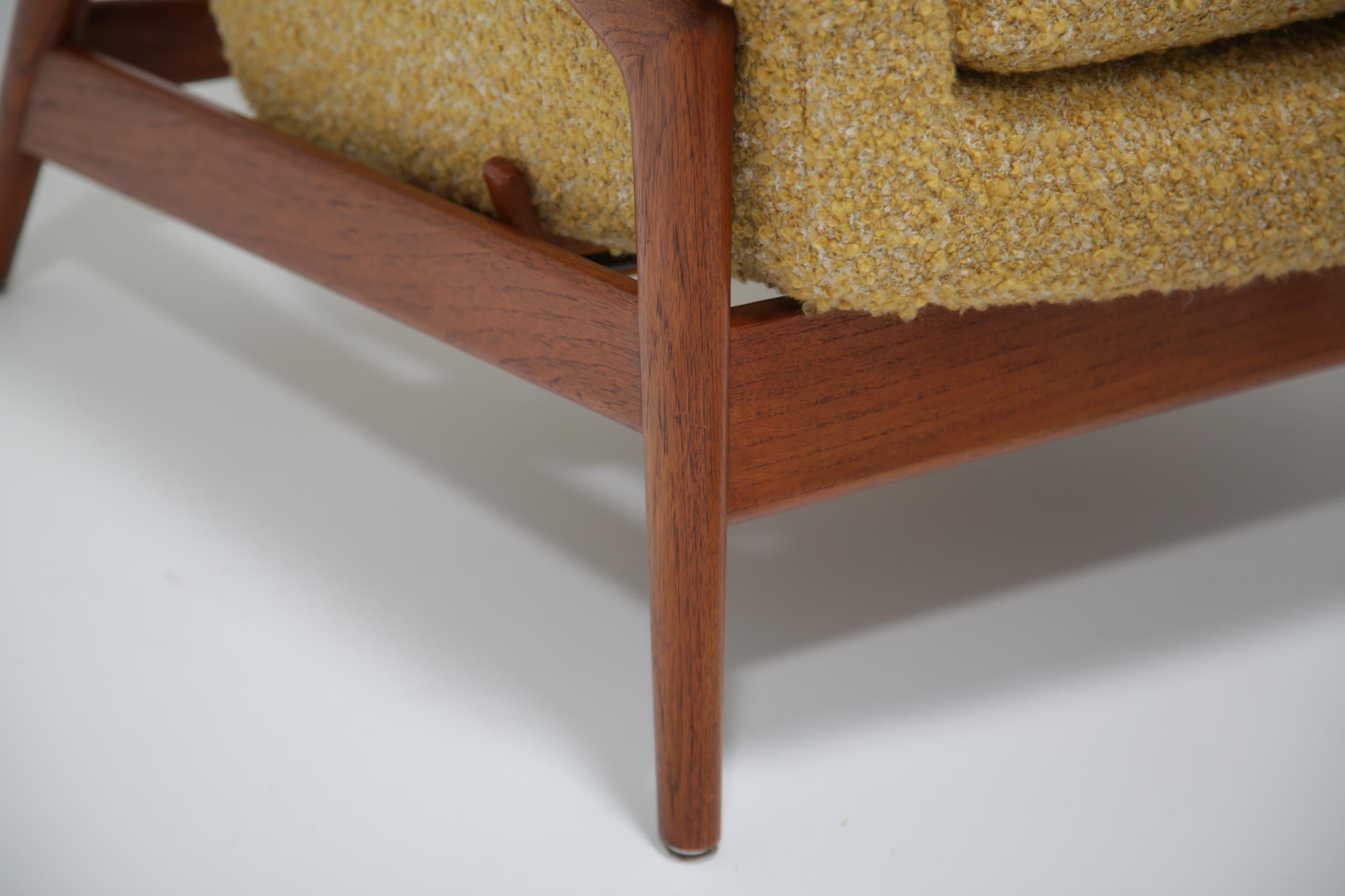 Sedia da salotto e ottomana in teak di Folke Ohlsson del 1960 di Dux con Boucle giallo moderno in vendita 8
