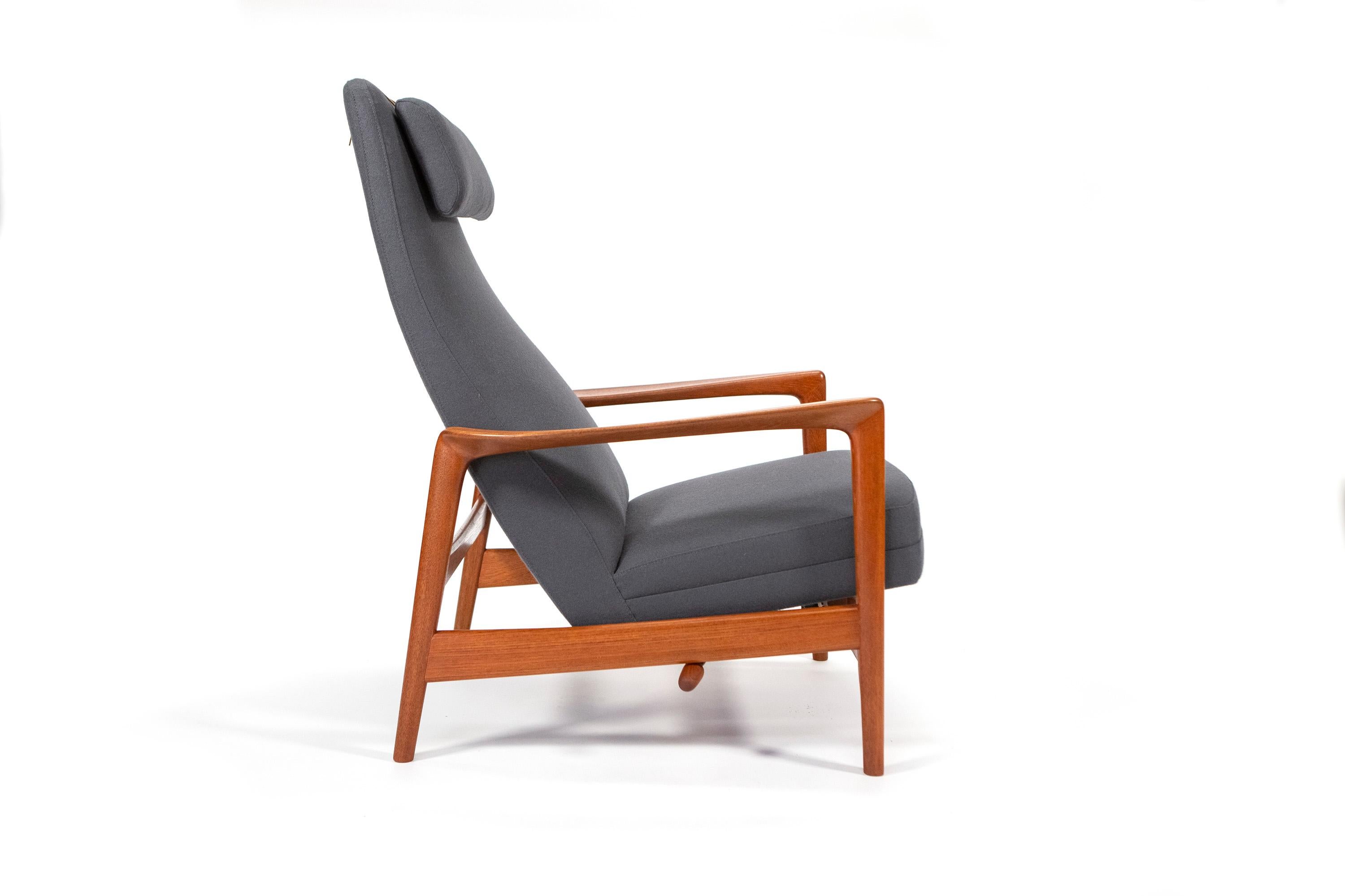 Folke Ohlsson teak 'Duxiesta' Adjustable Arm Chair by DUX - Sweden 1960's For Sale 2