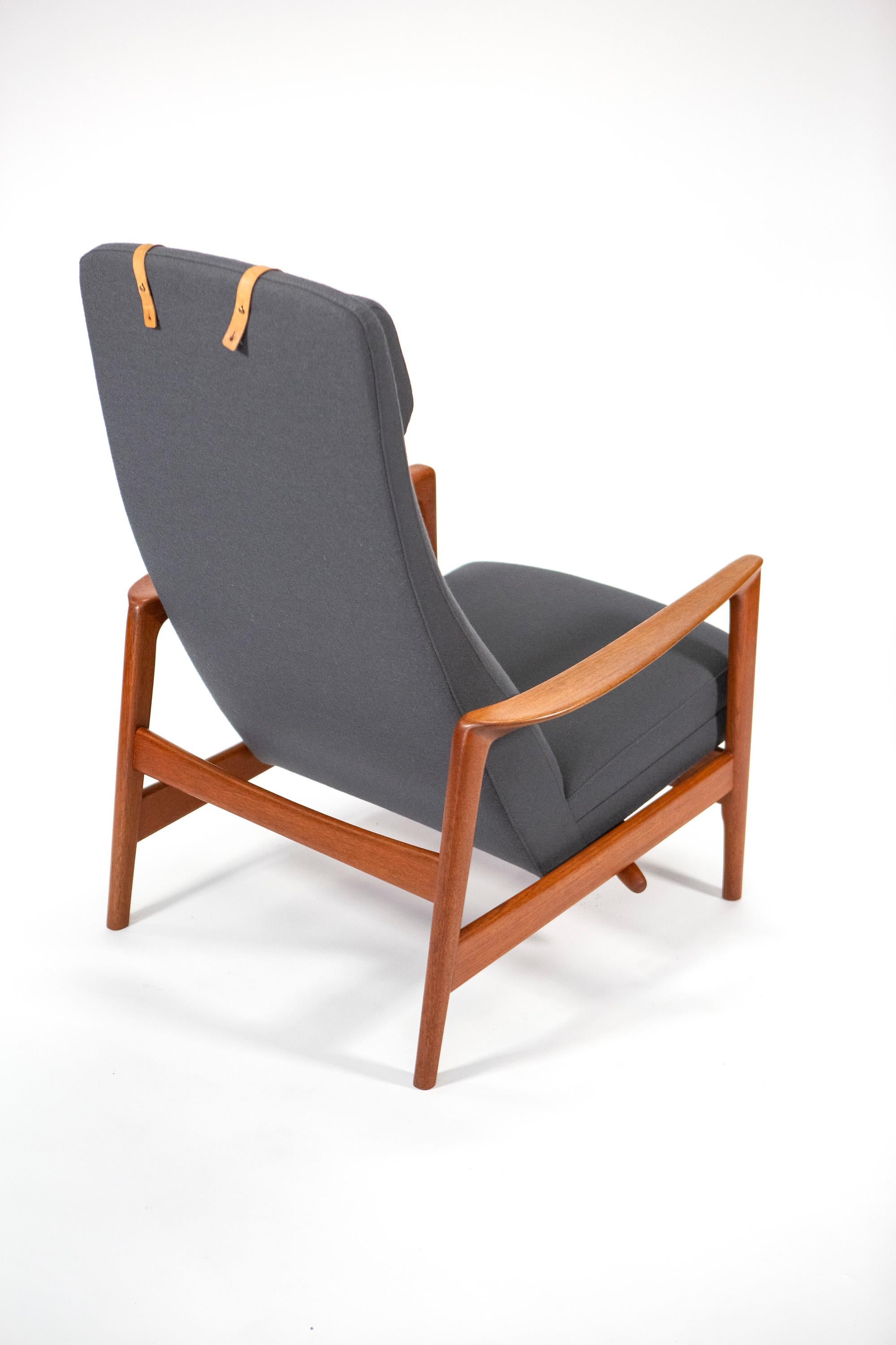 Folke Ohlsson teak 'Duxiesta' Adjustable Arm Chair by DUX - Sweden 1960's For Sale 7