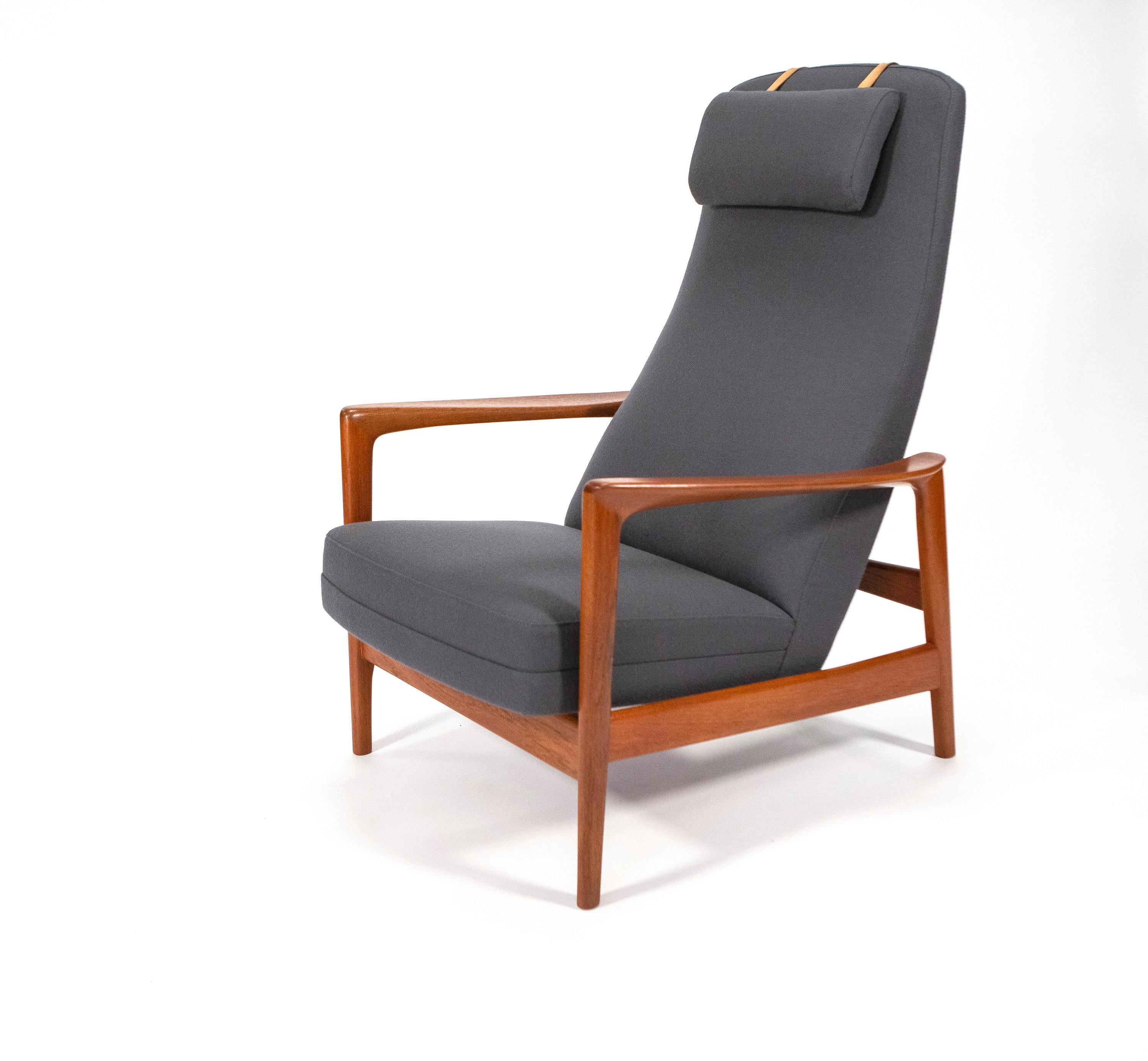 Folke Ohlsson teak 'Duxiesta' Adjustable Arm Chair by DUX - Sweden 1960's

1960's Folke Ohlsson for DUX Lounge Chair & Ottoman, Teak Wood Adjustable Frame. Made in Sweden.

Adjustable recliner for dialed in comfort. New upholstery in Gudbrandsdalens