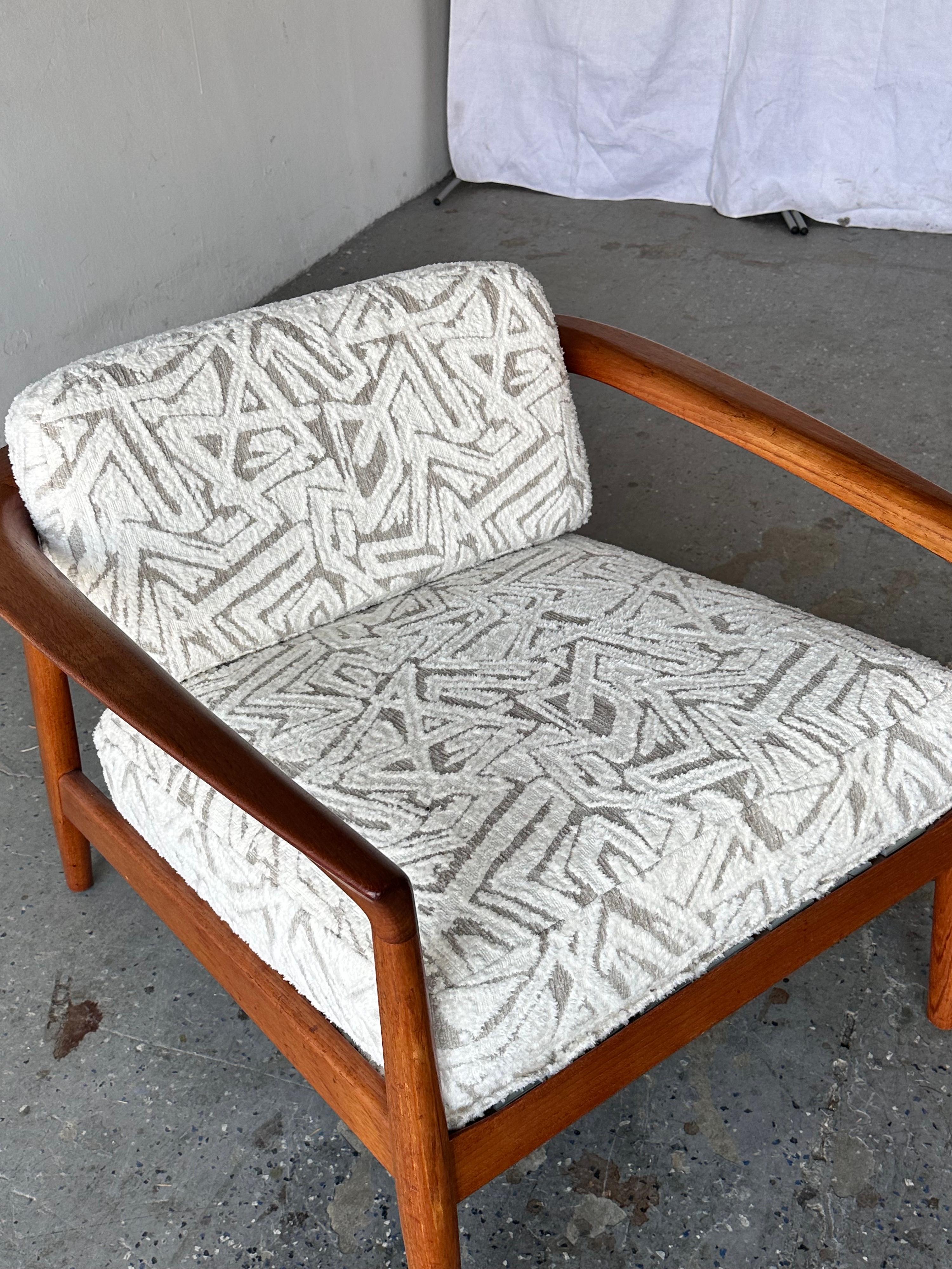 Folke Ohlsson Chaise longue moderne danoise en noyer pour DUX Model No 72-C en vente 10