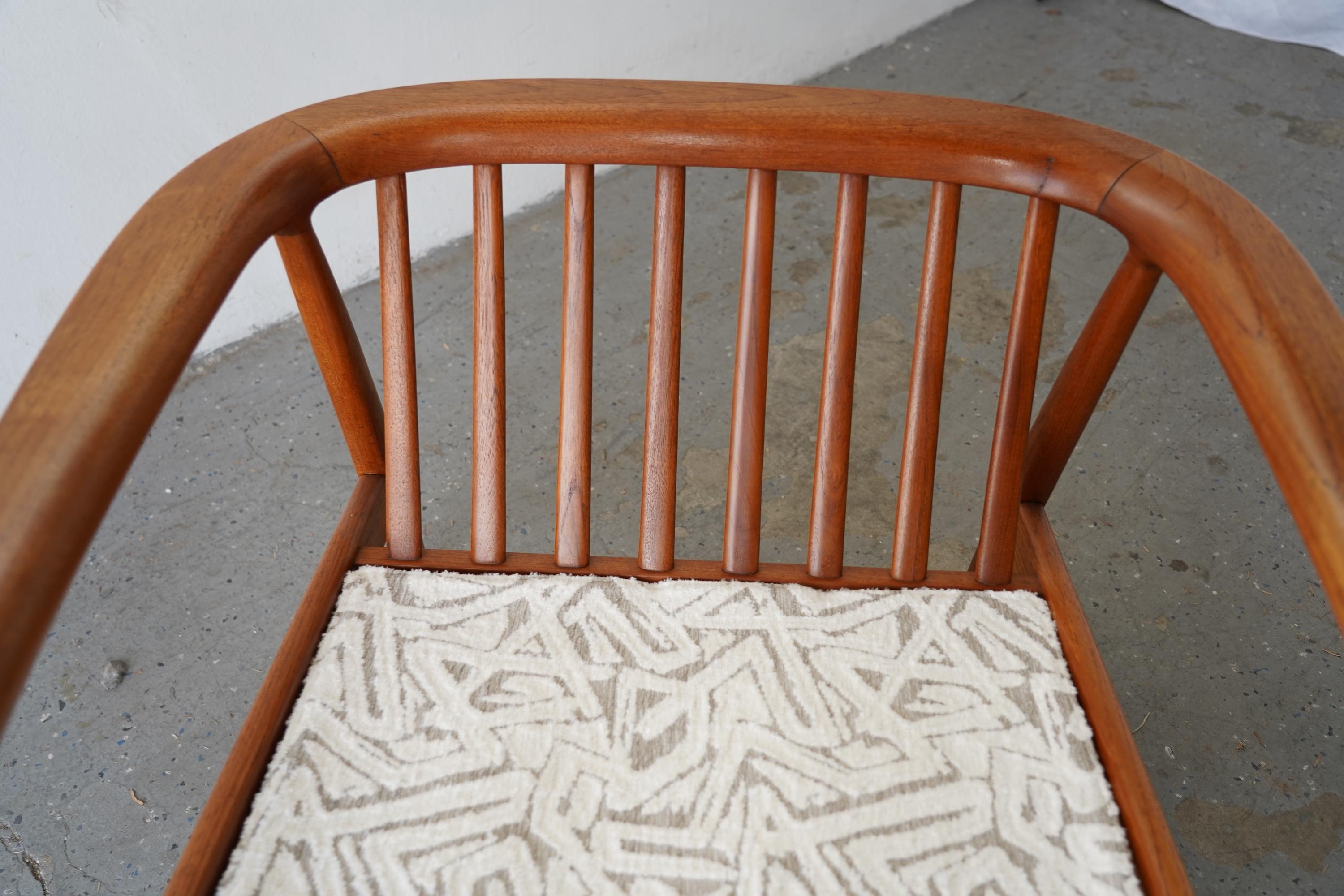 Folke Ohlsson Chaise longue moderne danoise en noyer pour DUX Model No 72-C en vente 11