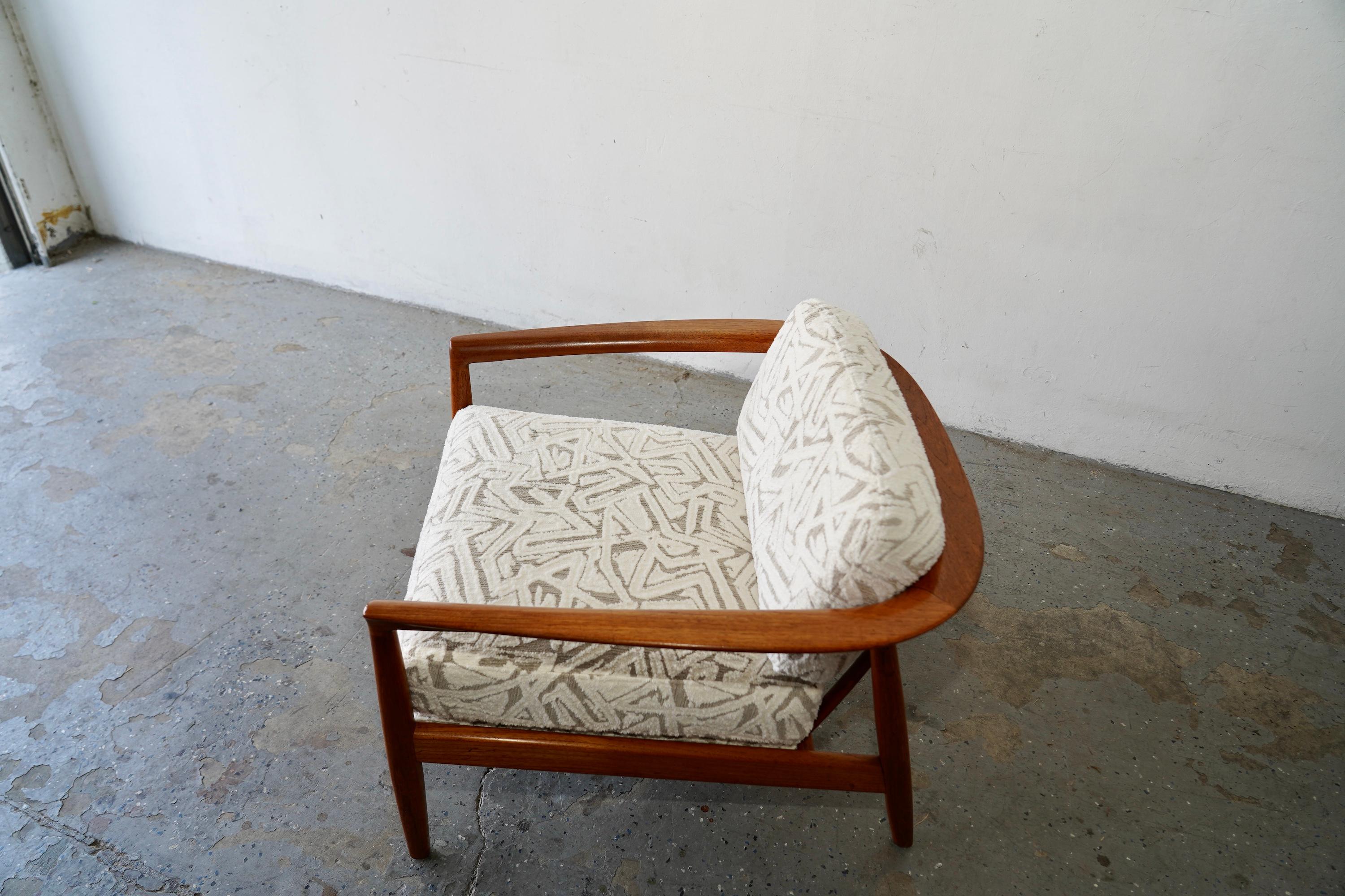Folke Ohlsson Chaise longue moderne danoise en noyer pour DUX Model No 72-C Bon état - En vente à Las Vegas, NV