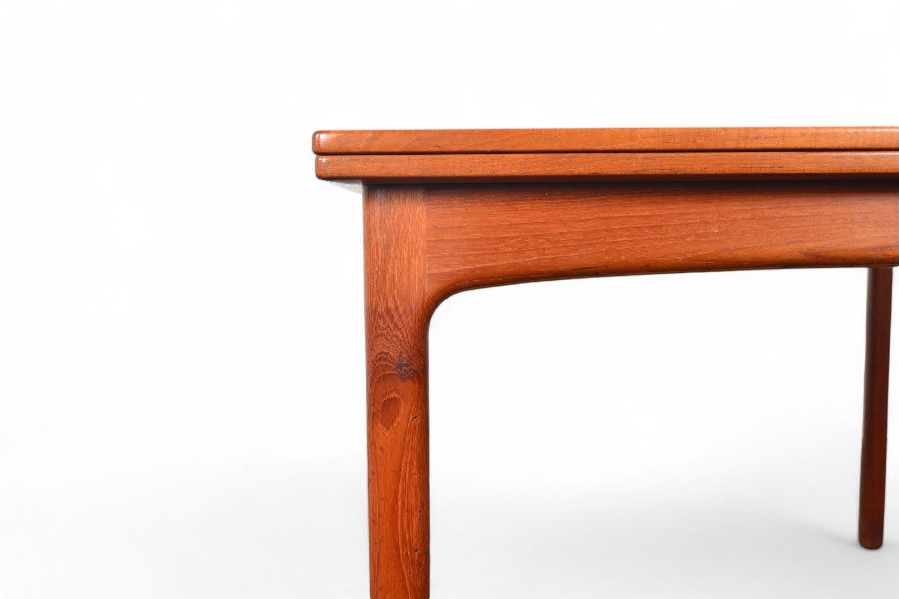 Folke Ohlsson table de salle à manger extensible en teck en vente 2
