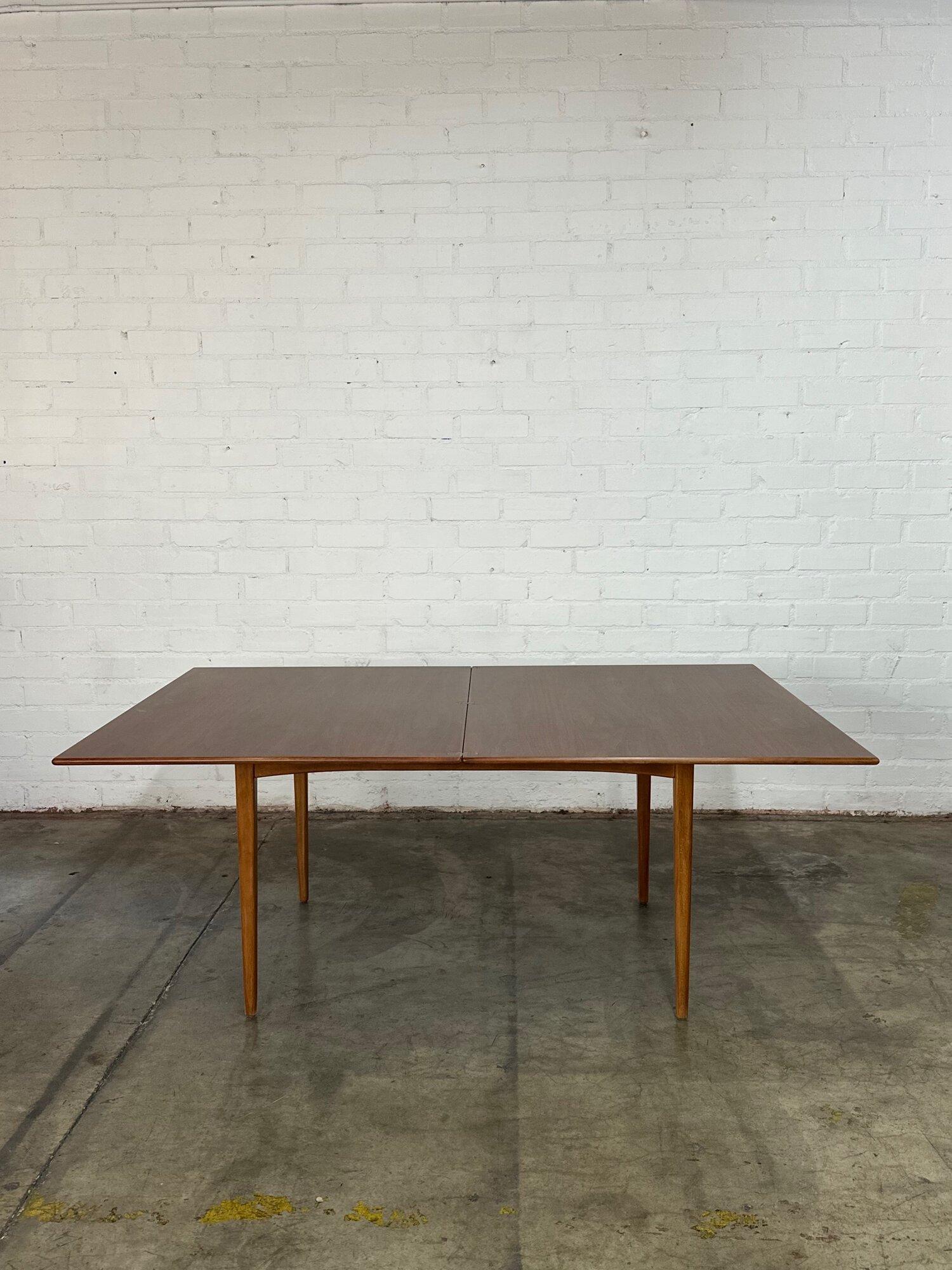 Folke Ohlsson for DUX Dining Table In Good Condition For Sale In Los Angeles, CA