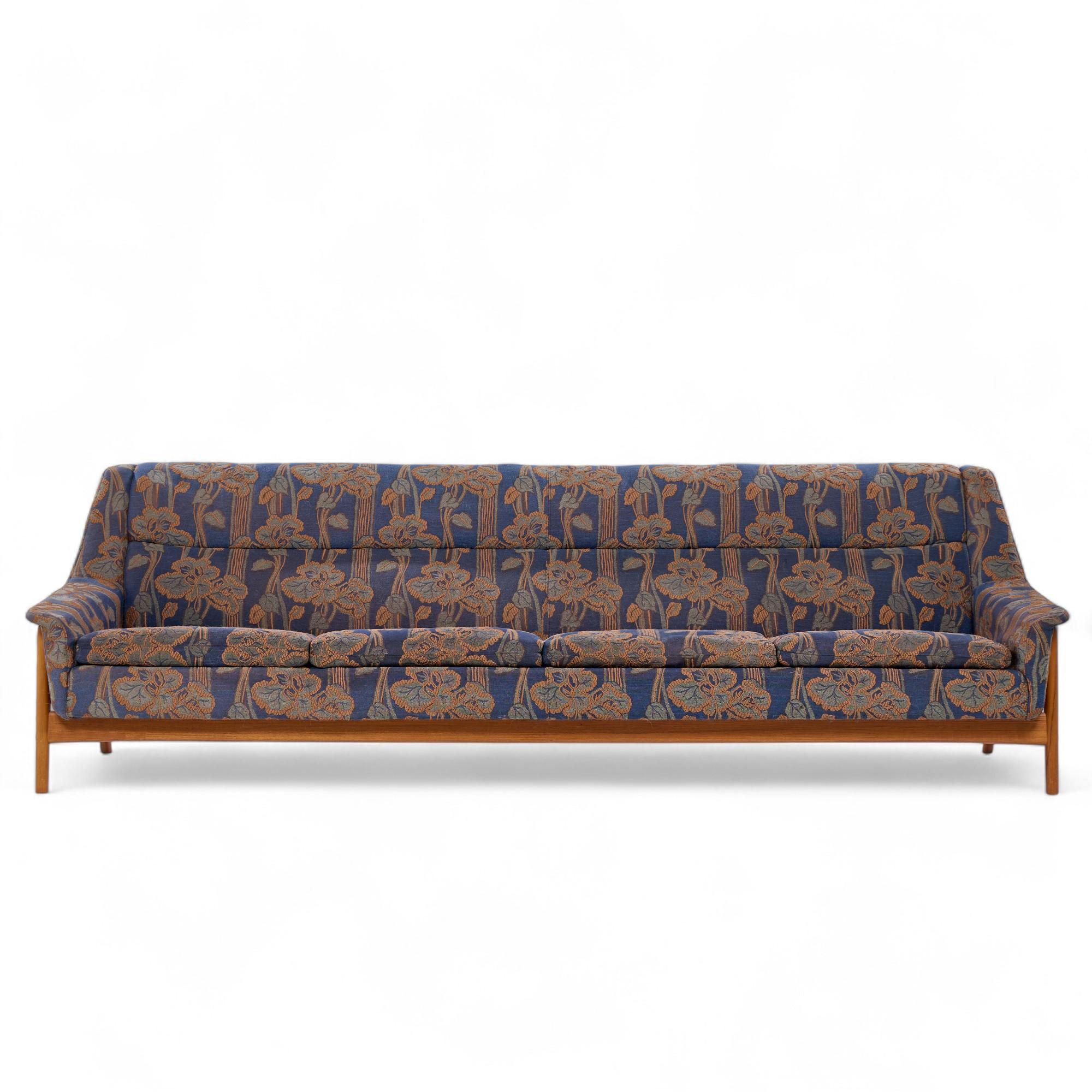 Folke Ohlsson pour Dux Canapé en teck suédois du milieu du siècle

Ce canapé mesure : 103 de large x 33 de profondeur x 32,25 pouces de hauteur, avec une hauteur d'assise de 16 et une hauteur d'accoudoir de 19,5 pouces.

Tous les meubles peuvent