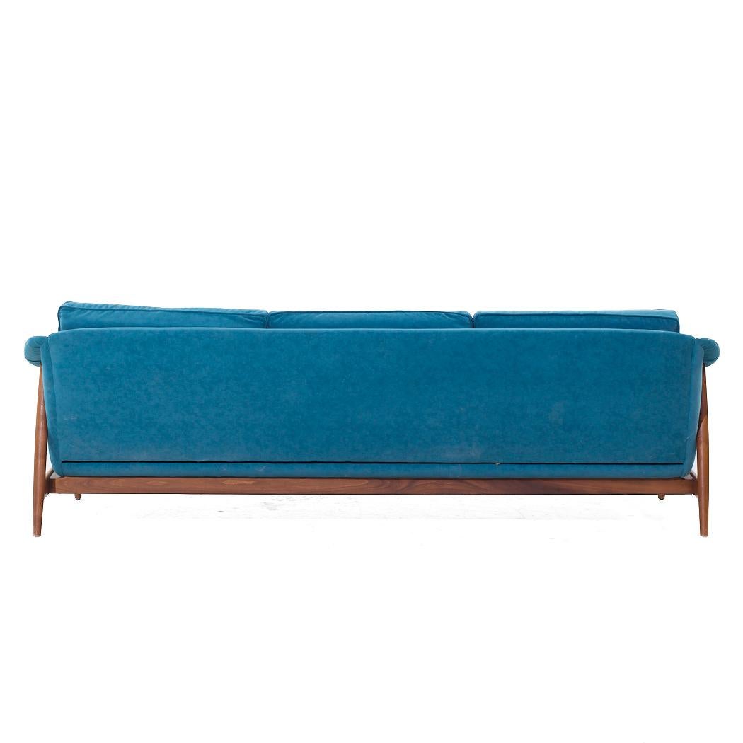 Folke Ohlsson for Dux Mid Century Swedish Teak Sofa In Good Condition For Sale In Countryside, IL