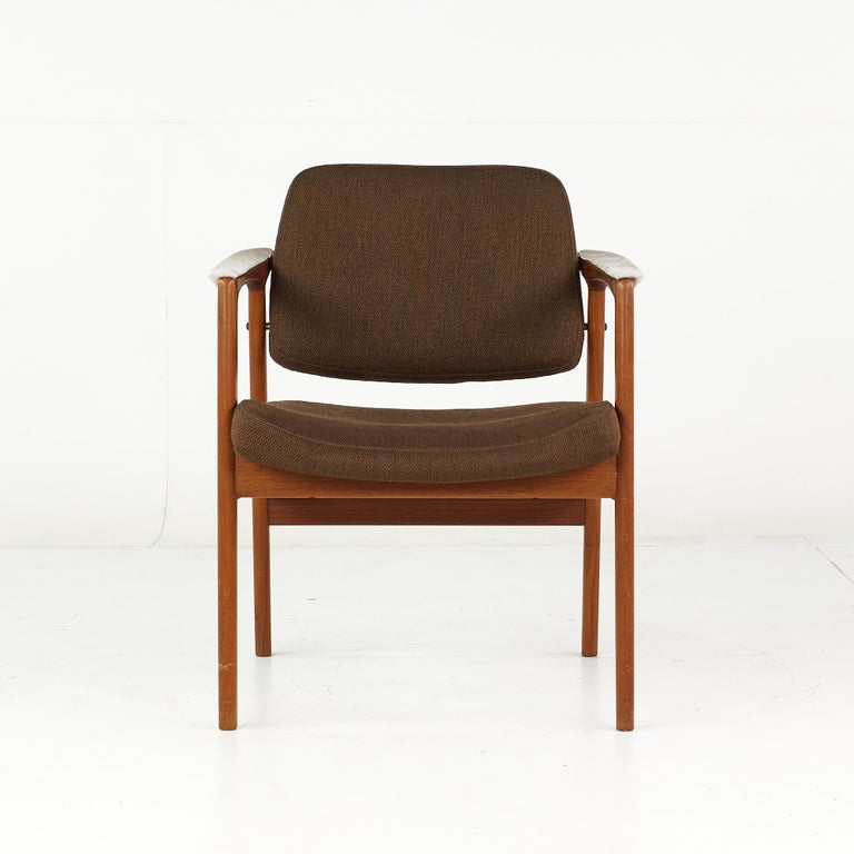 Folke Ohlsson for Dux Mid Century Teak Arm Chairs, Pair In Good Condition For Sale In Countryside, IL