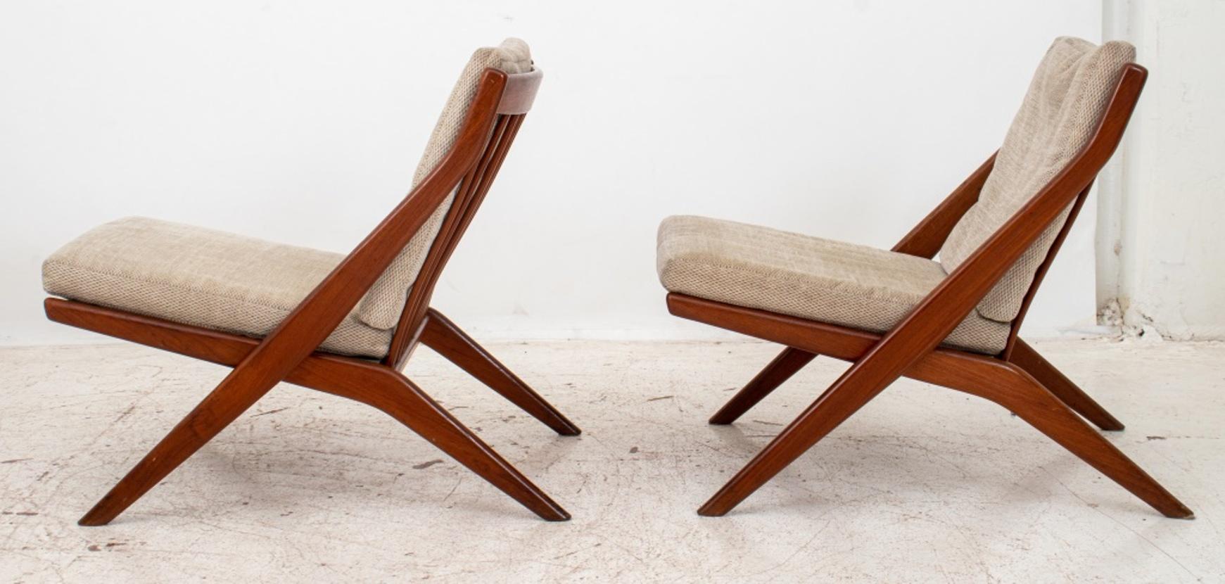 Folke Ohlsson for Dux of Sweden Scissor Chairs, Pair In Good Condition In New York, NY