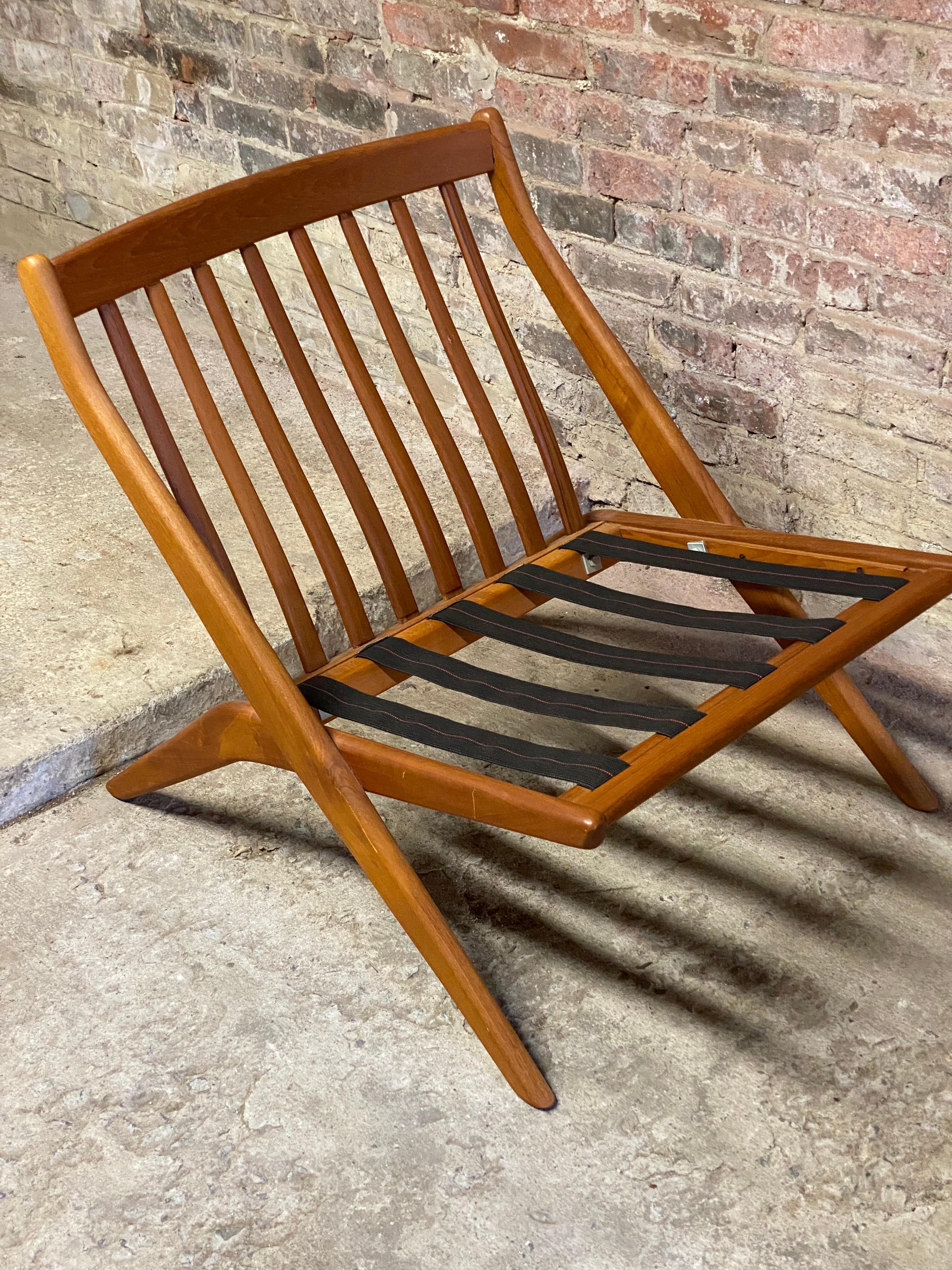 Folke Ohlsson for Dux of Sweden Teak Scissor Chairs, A Pair In Good Condition In Garnerville, NY