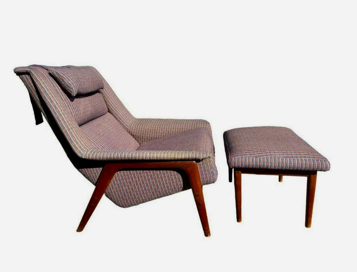 Folke Ohlsson for Dux of Sweden ‘Profil’ lounge chair and ottoman. This is an iconic Swedish design by Ohlsson for two particular reasons; the first being the very forward thinking design. With the U shaped legs to either side of the bentwood arms