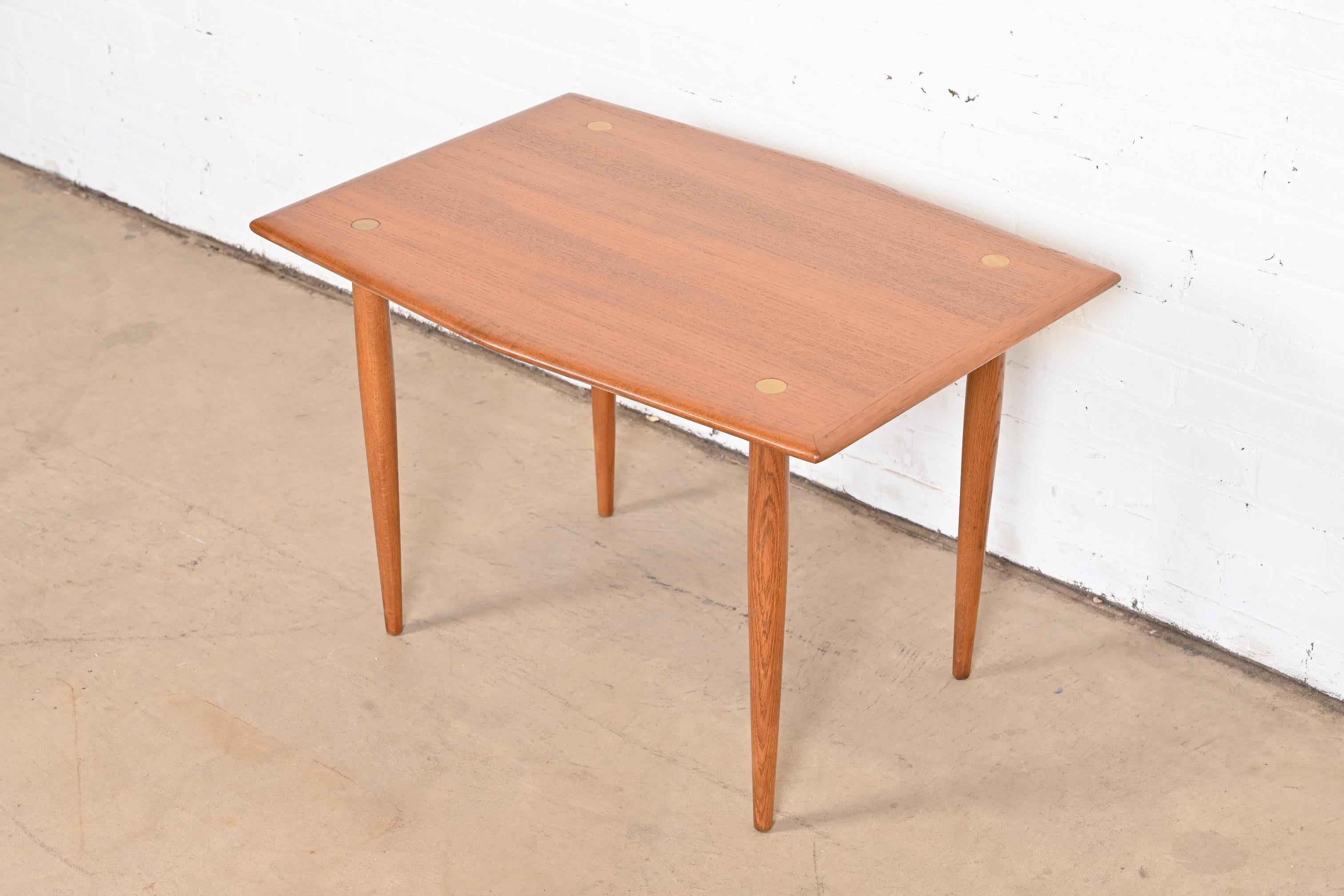 Folke Ohlsson for DUX Scandinavian Modern Teak and Brass Side Table, Refinished In Good Condition In South Bend, IN