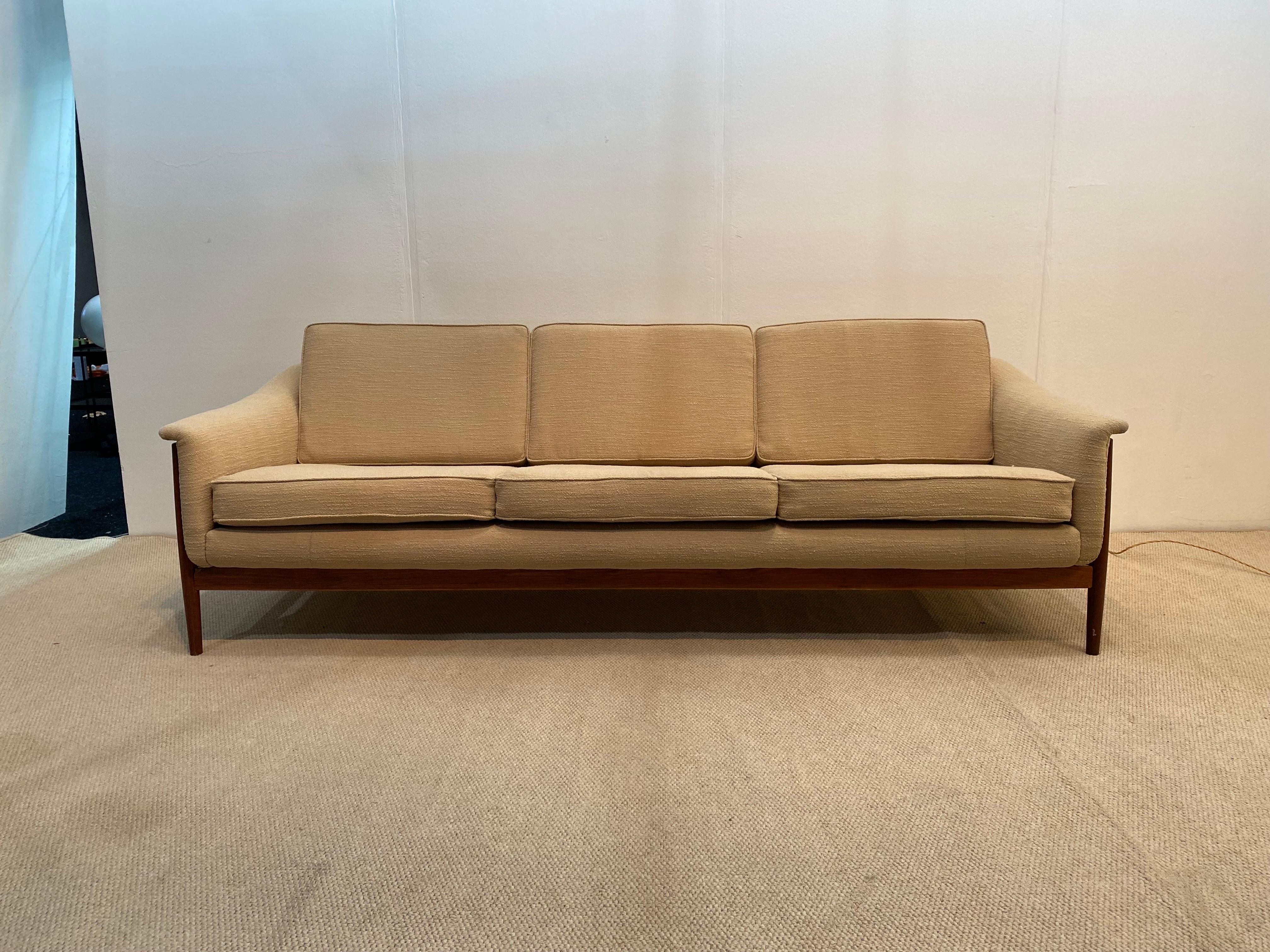 Folke Ohlsson for Dux Sweden Mid Century Modern Sofa 1960s Boucle  5