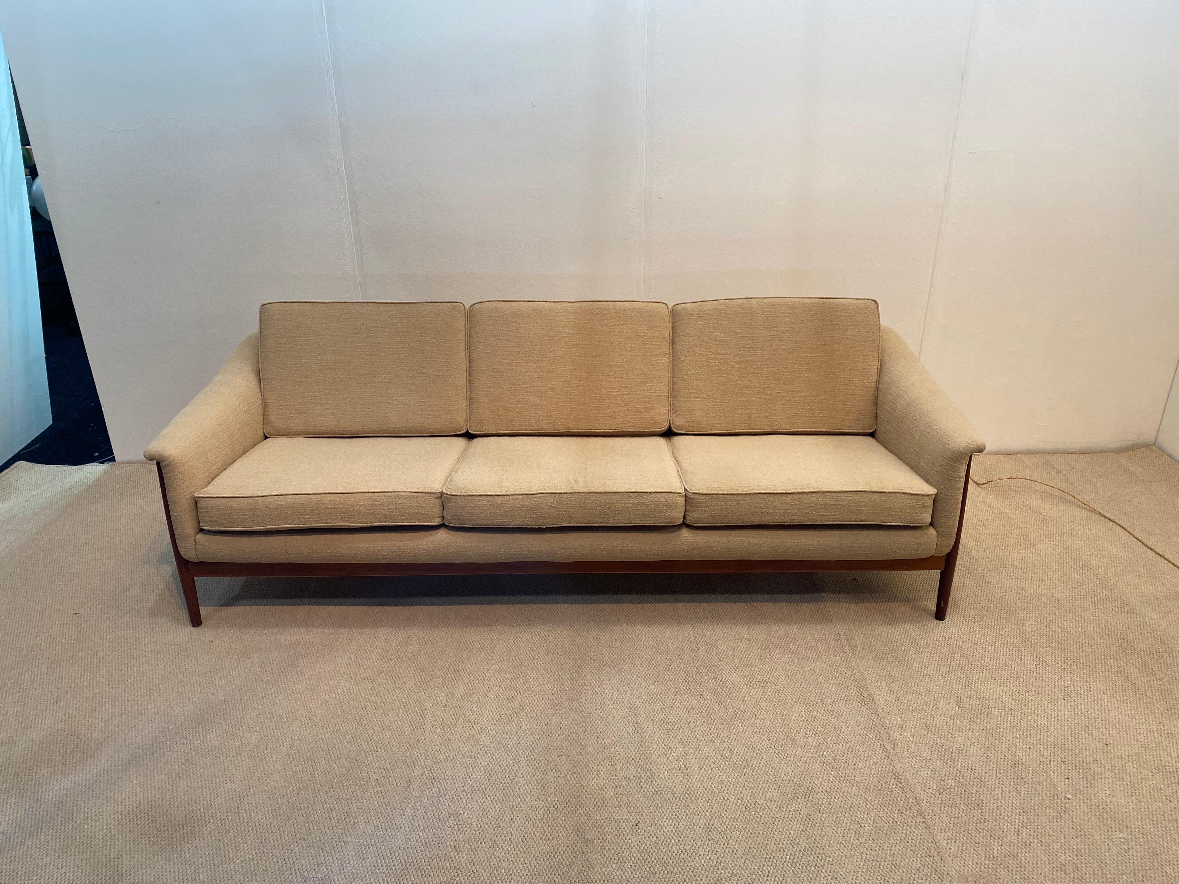 Folke Ohlsson for Dux Sweden Mid Century Modern Sofa 1960s Boucle  6