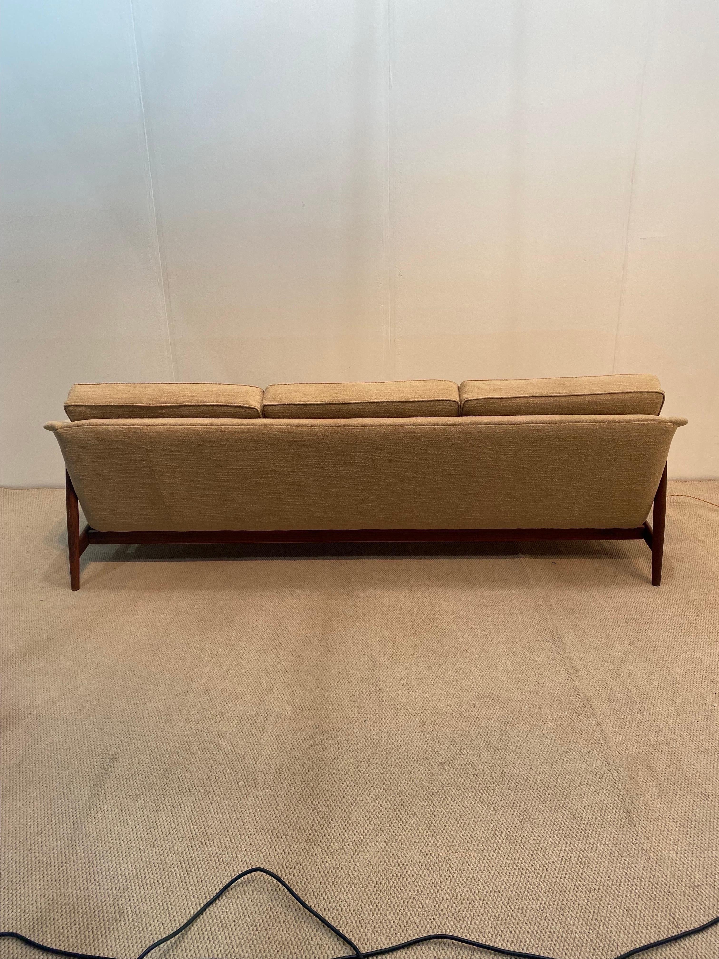 Folke Ohlsson for Dux Sweden Mid Century Modern Sofa 1960s Boucle  9
