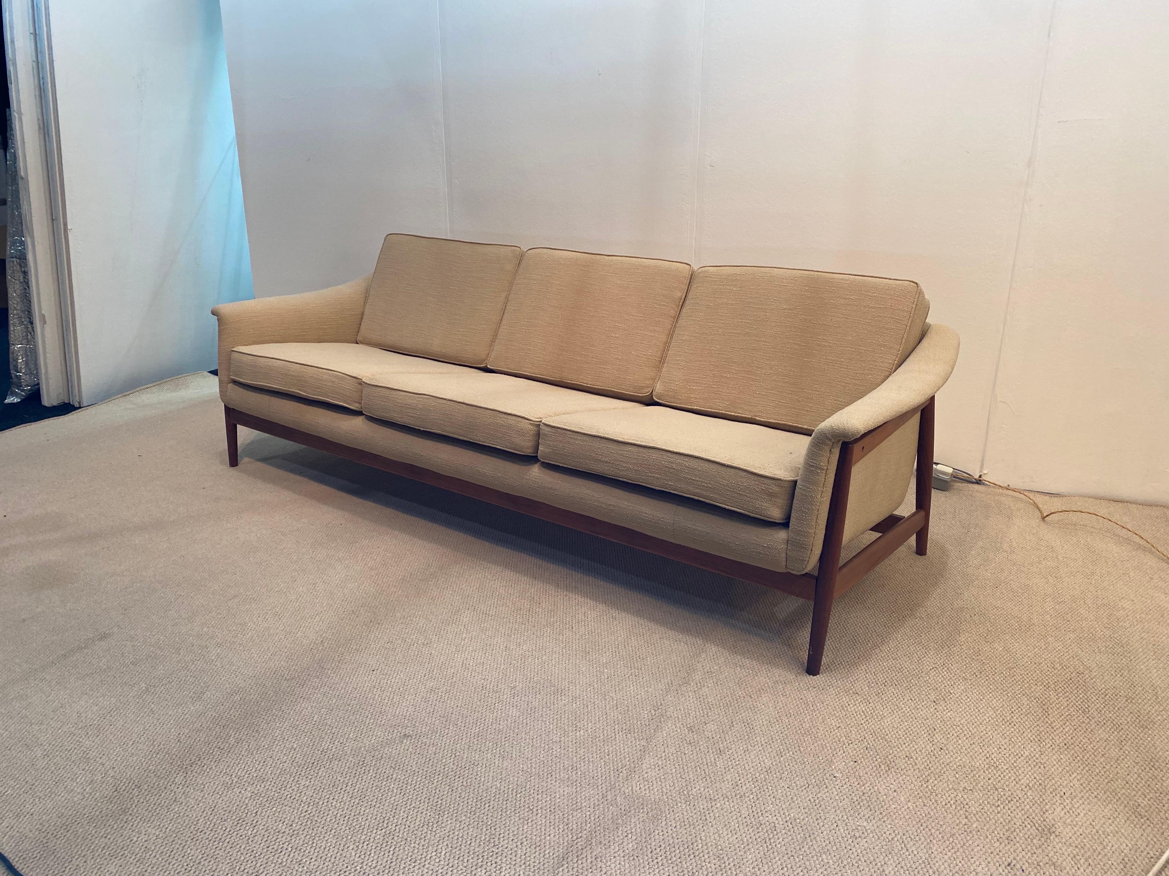 Mid-Century Modern Folke Ohlsson for Dux Sweden Mid Century Modern Sofa 1960s Boucle 