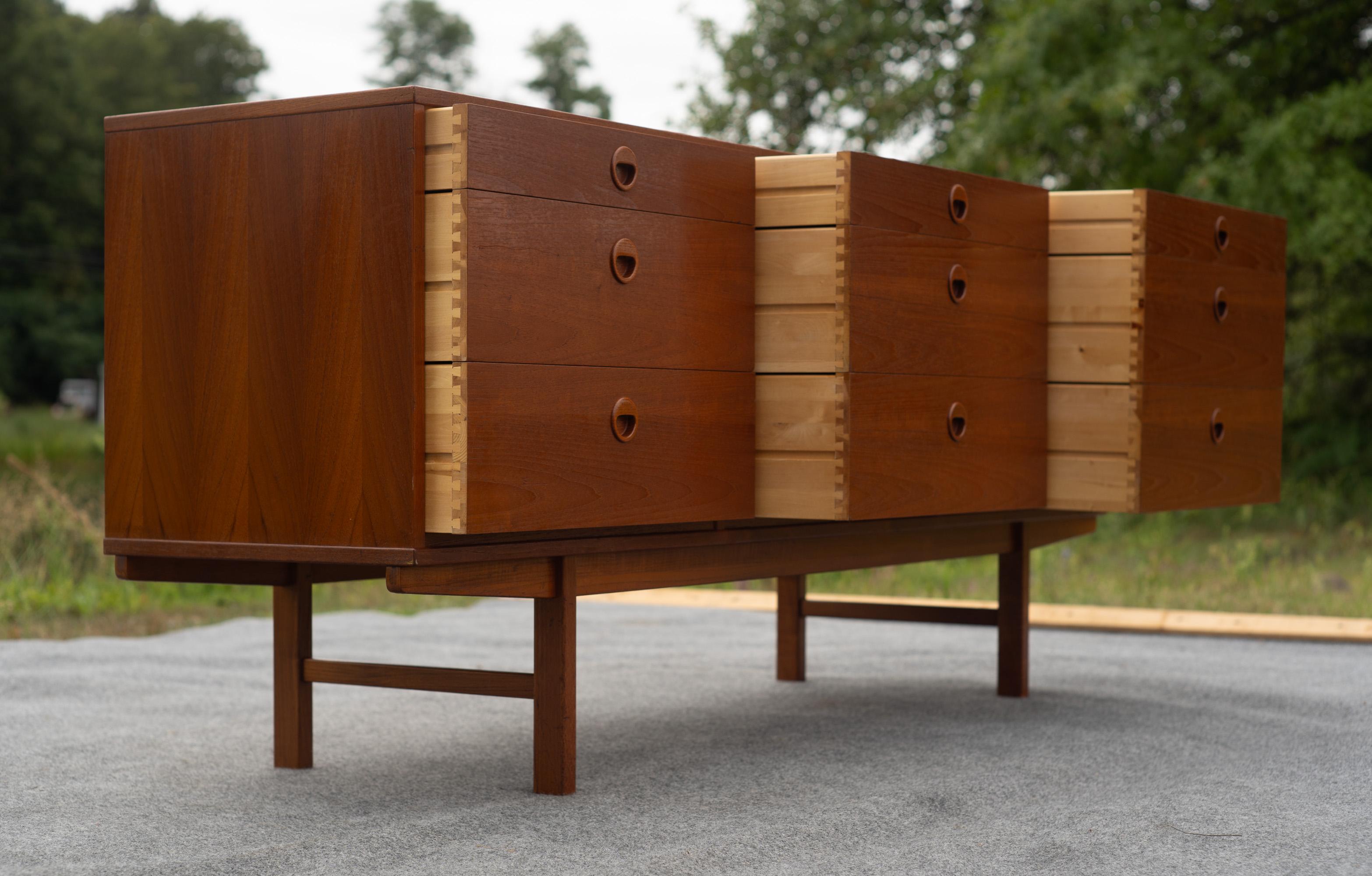 Folke Ohlsson for DUX Swedish Teak 9-Drawer Mid Century Modern Dresser Sideboard For Sale 5