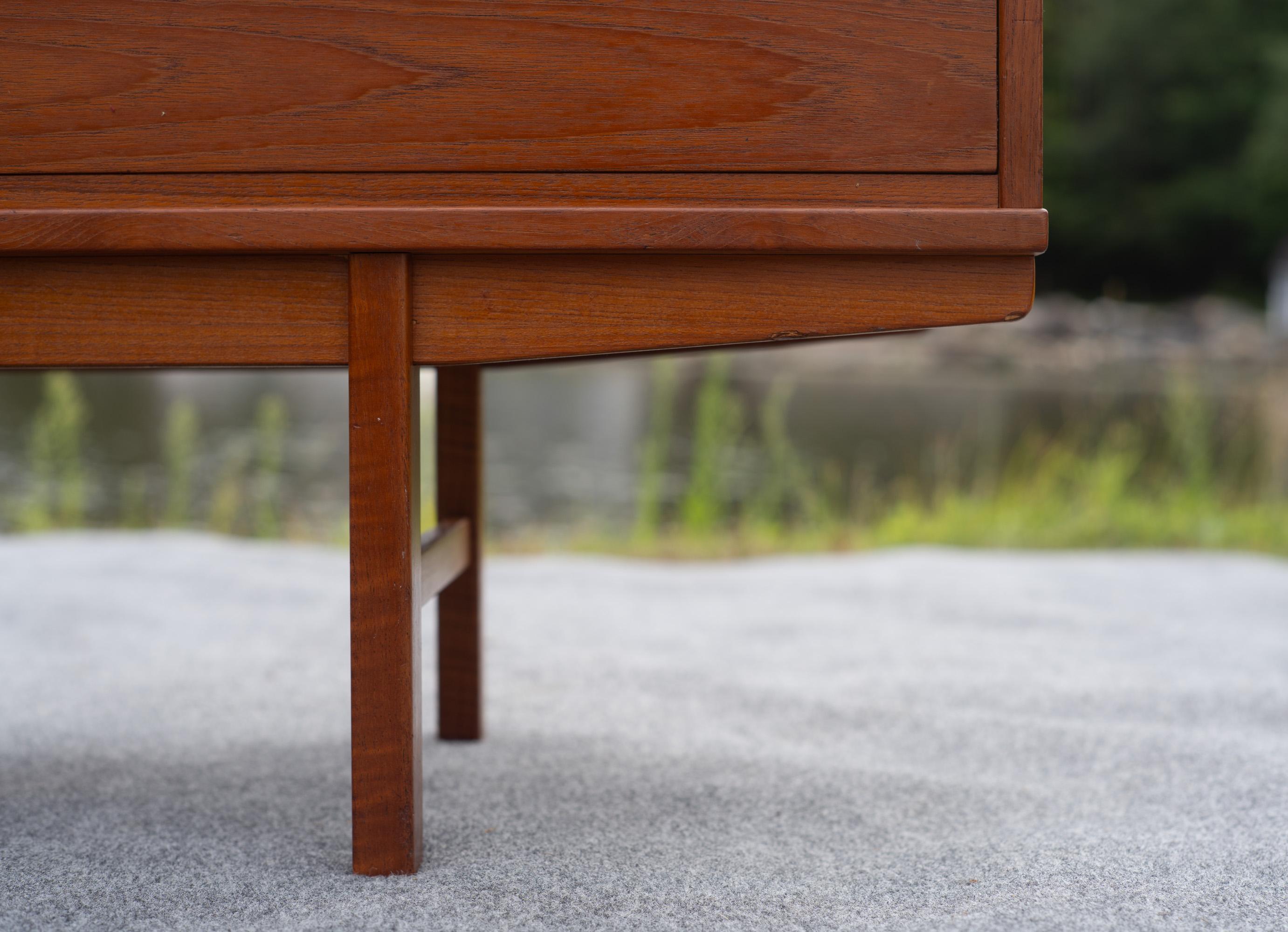 Folke Ohlsson for DUX Swedish Teak 9-Drawer Mid Century Modern Dresser Sideboard For Sale 10