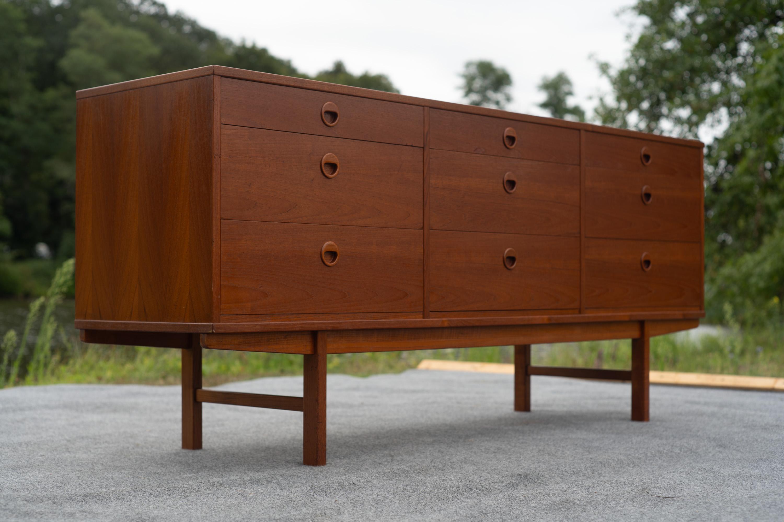Folke Ohlsson for DUX Swedish Teak 9-Drawer Mid Century Modern Dresser Sideboard For Sale 1