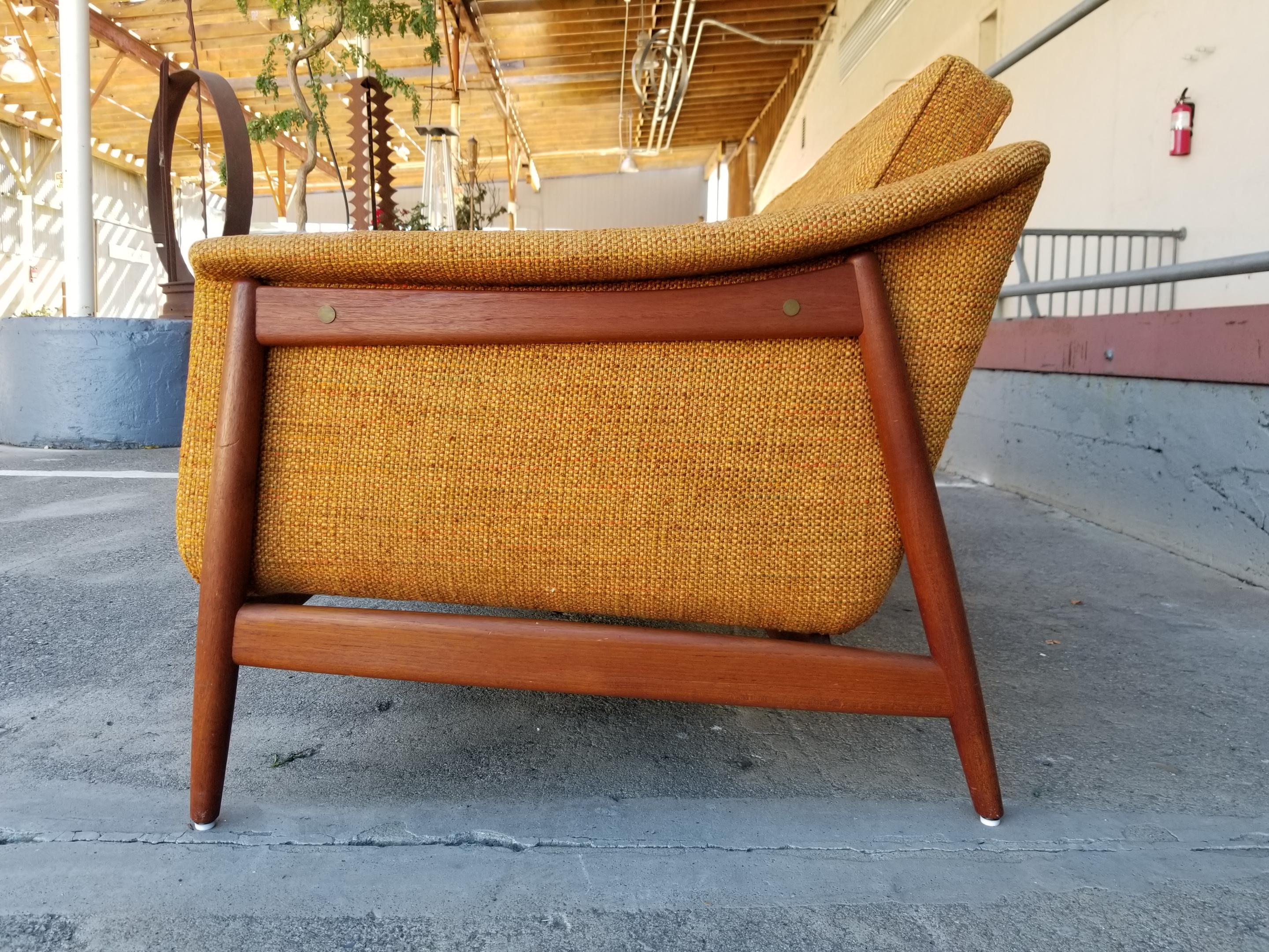 dux sofa vintage