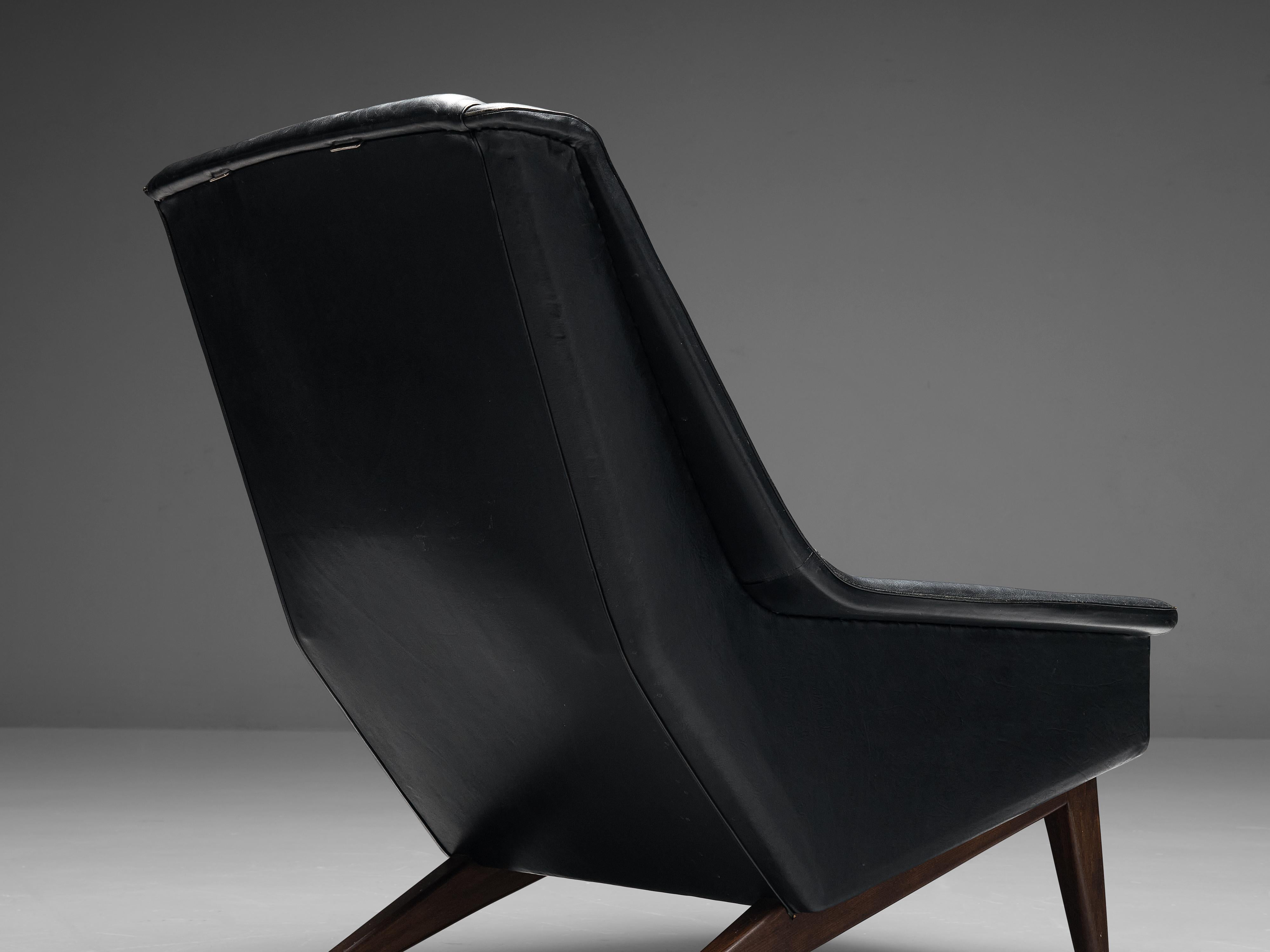 Beech Folke Ohlsson for Fritz Hansen Lounge Chair in Black Leather For Sale