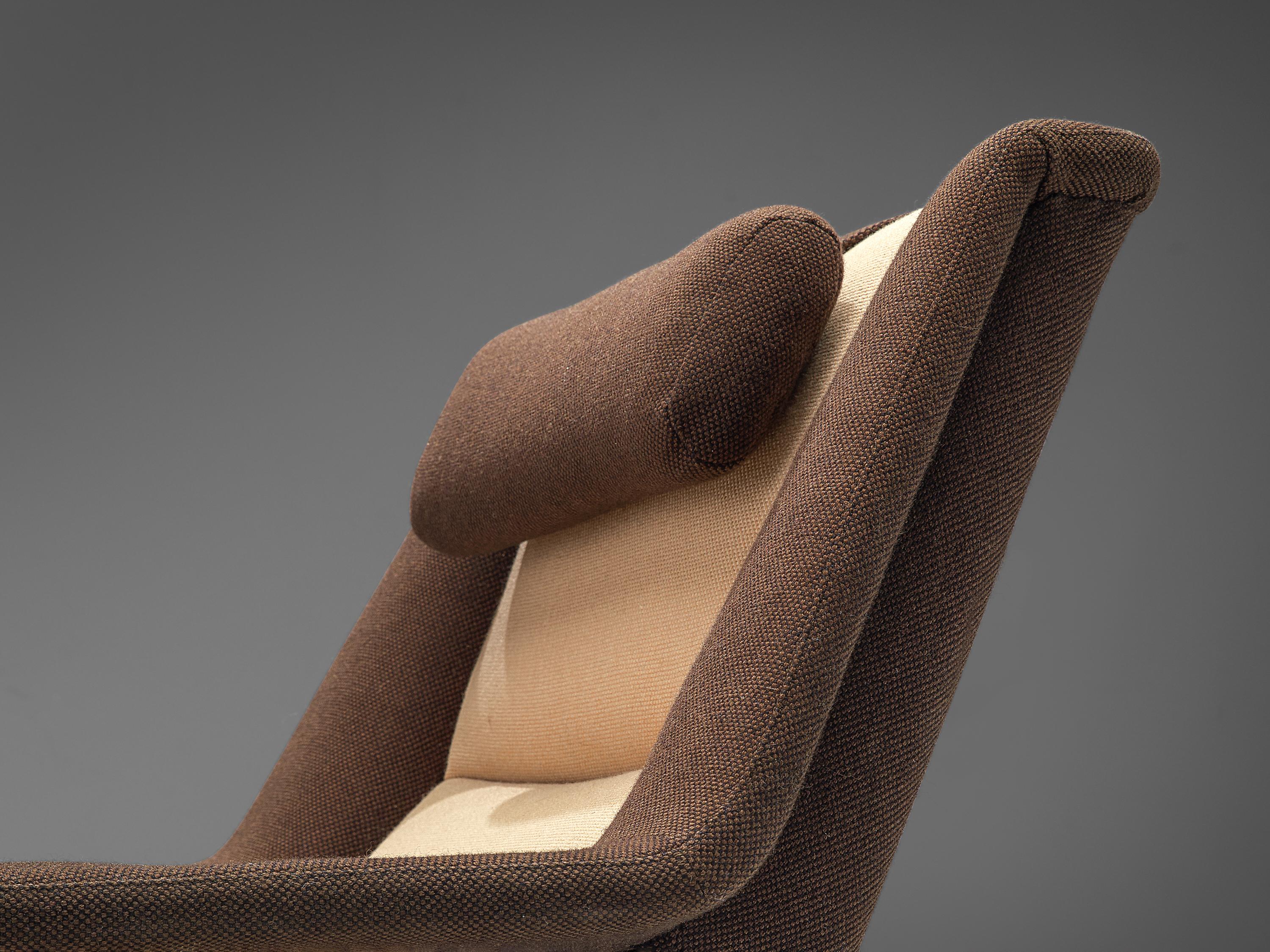 Scandinave moderne Folke Ohlsson pour Fritz Hansen fauteuil de salon en tissu bicolore en vente
