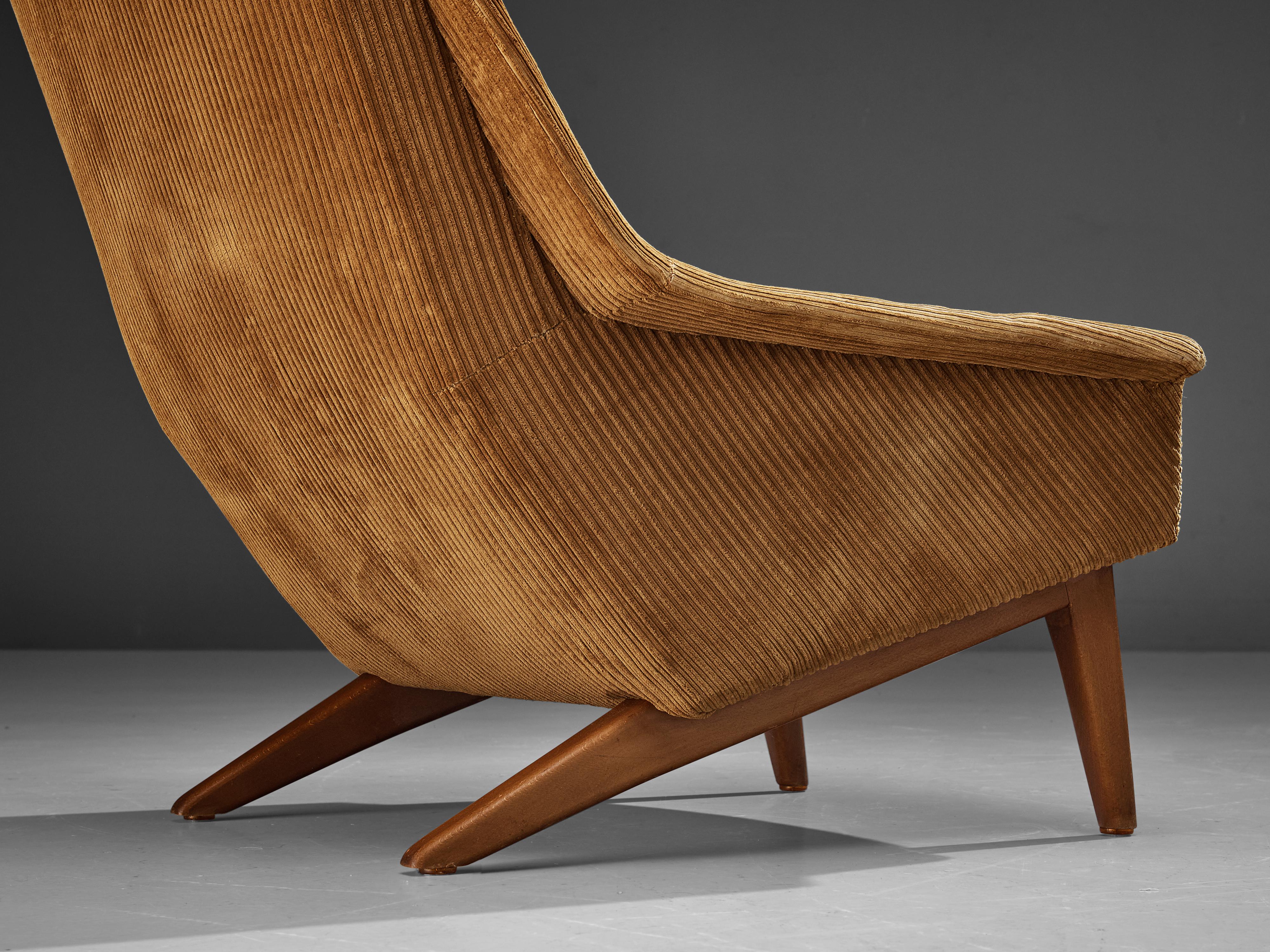 Folke Ohlsson for Fritz Hansen Lounge Chair in Camel Corduroy In Good Condition In Waalwijk, NL