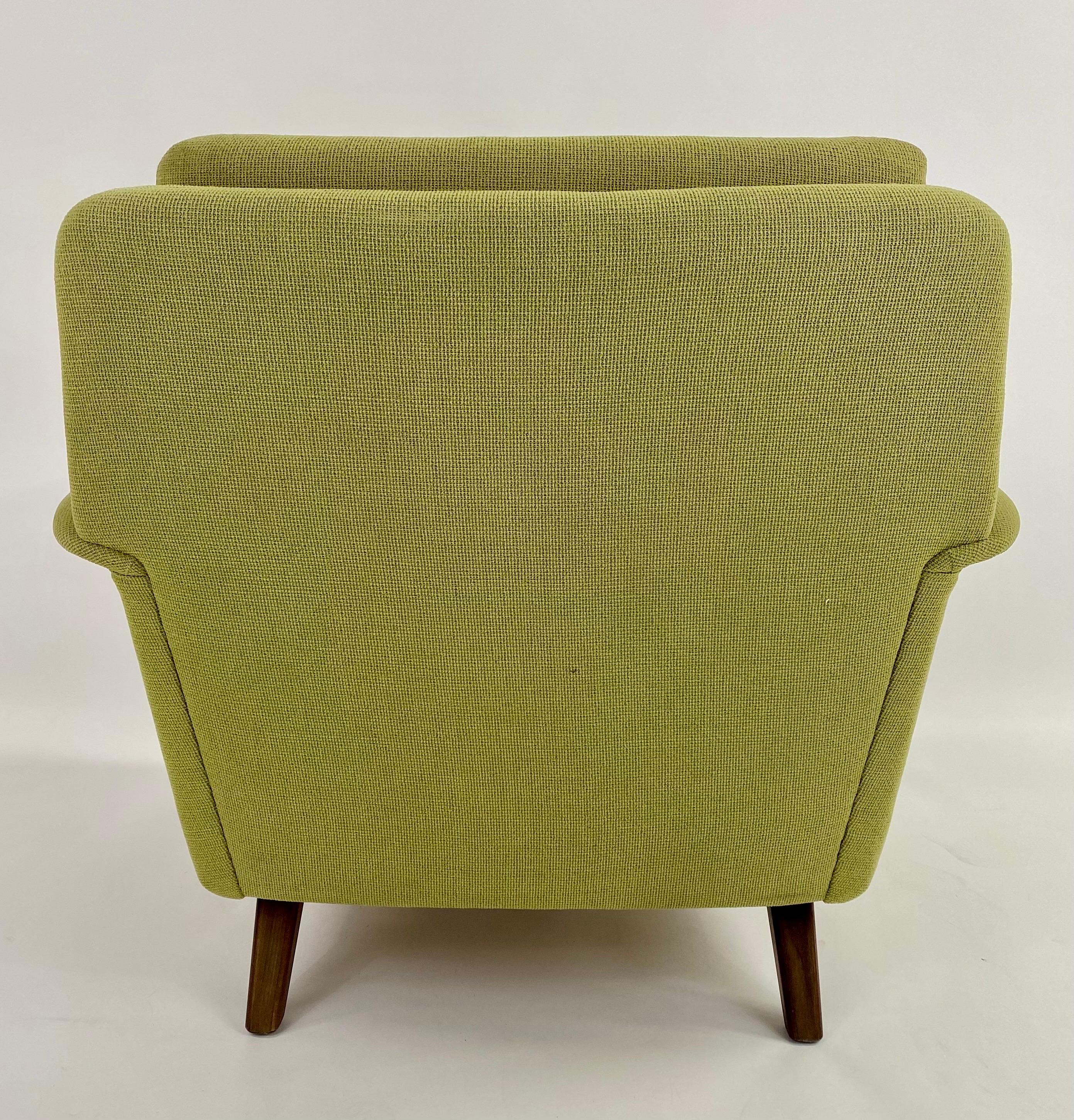 Folke Ohlsson for Fritz Hansen MCM Lounge Chair in Green Upholstery, a Pair For Sale 5
