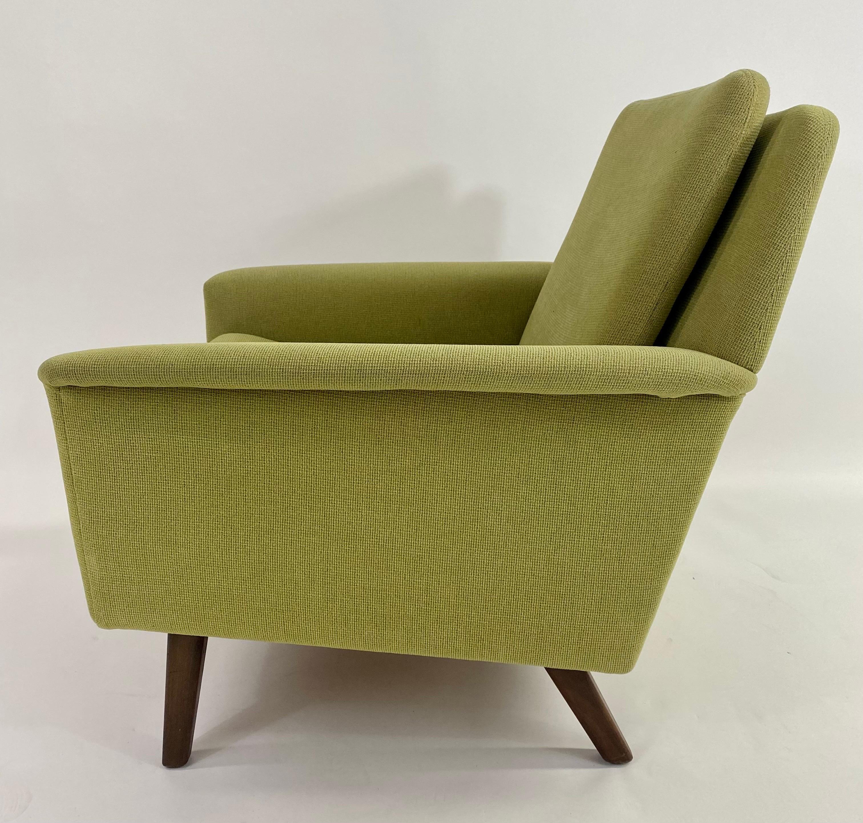 Folke Ohlsson for Fritz Hansen MCM Lounge Chair in Green Upholstery, a Pair For Sale 6