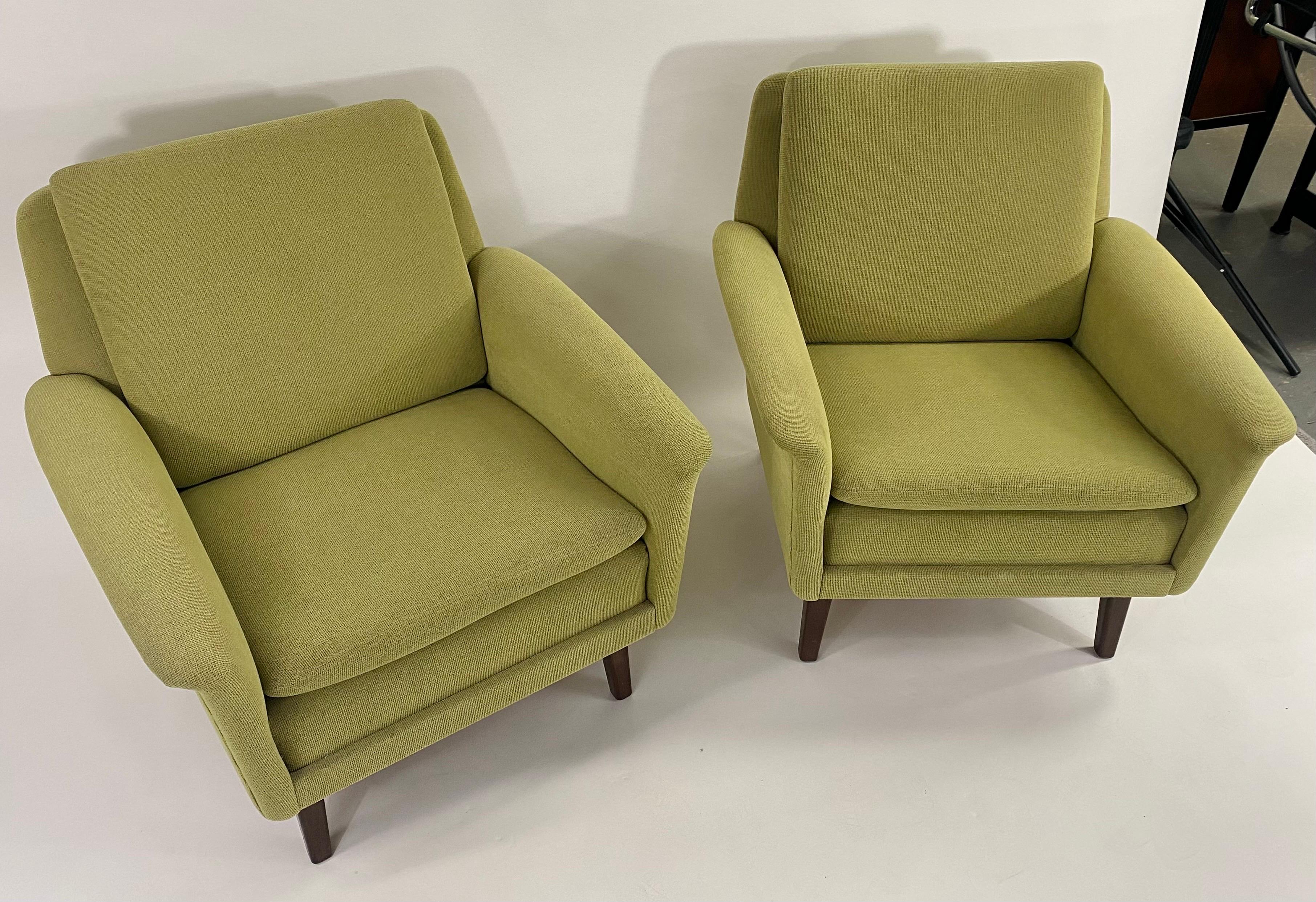 Folke Ohlsson for Fritz Hansen MCM Lounge Chair in Green Upholstery, a Pair For Sale 11