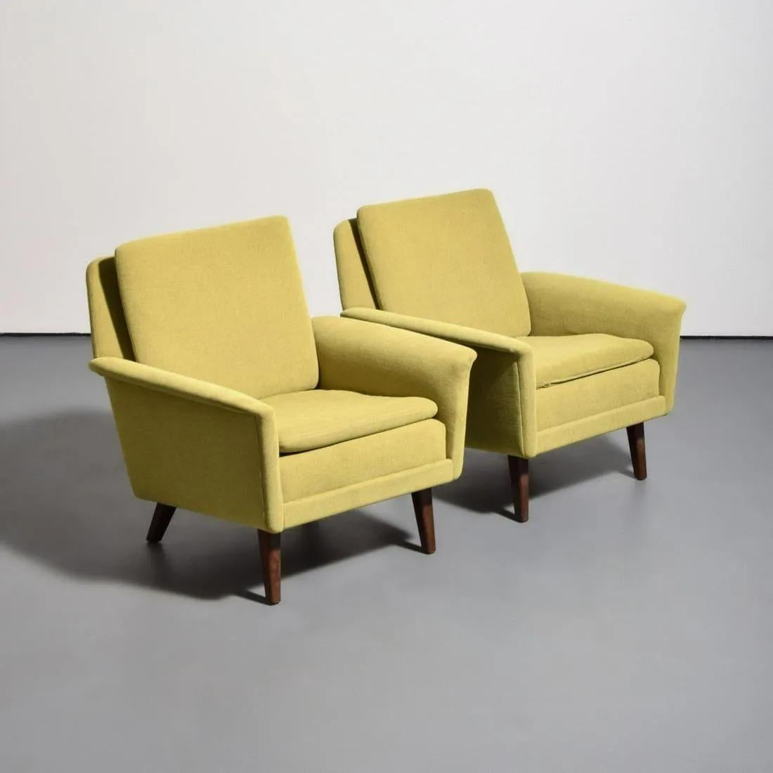 Folke Ohlsson for Fritz Hansen MCM Lounge Chair in Green Upholstery, a Pair For Sale 12