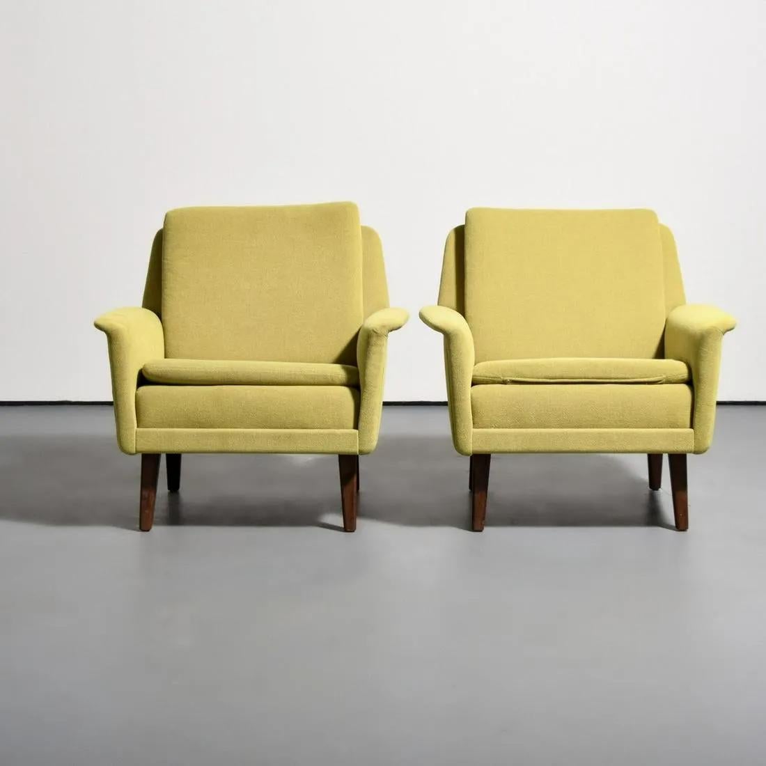 Folke Ohlsson for Fritz Hansen MCM Lounge Chair in Green Upholstery, a Pair For Sale 13