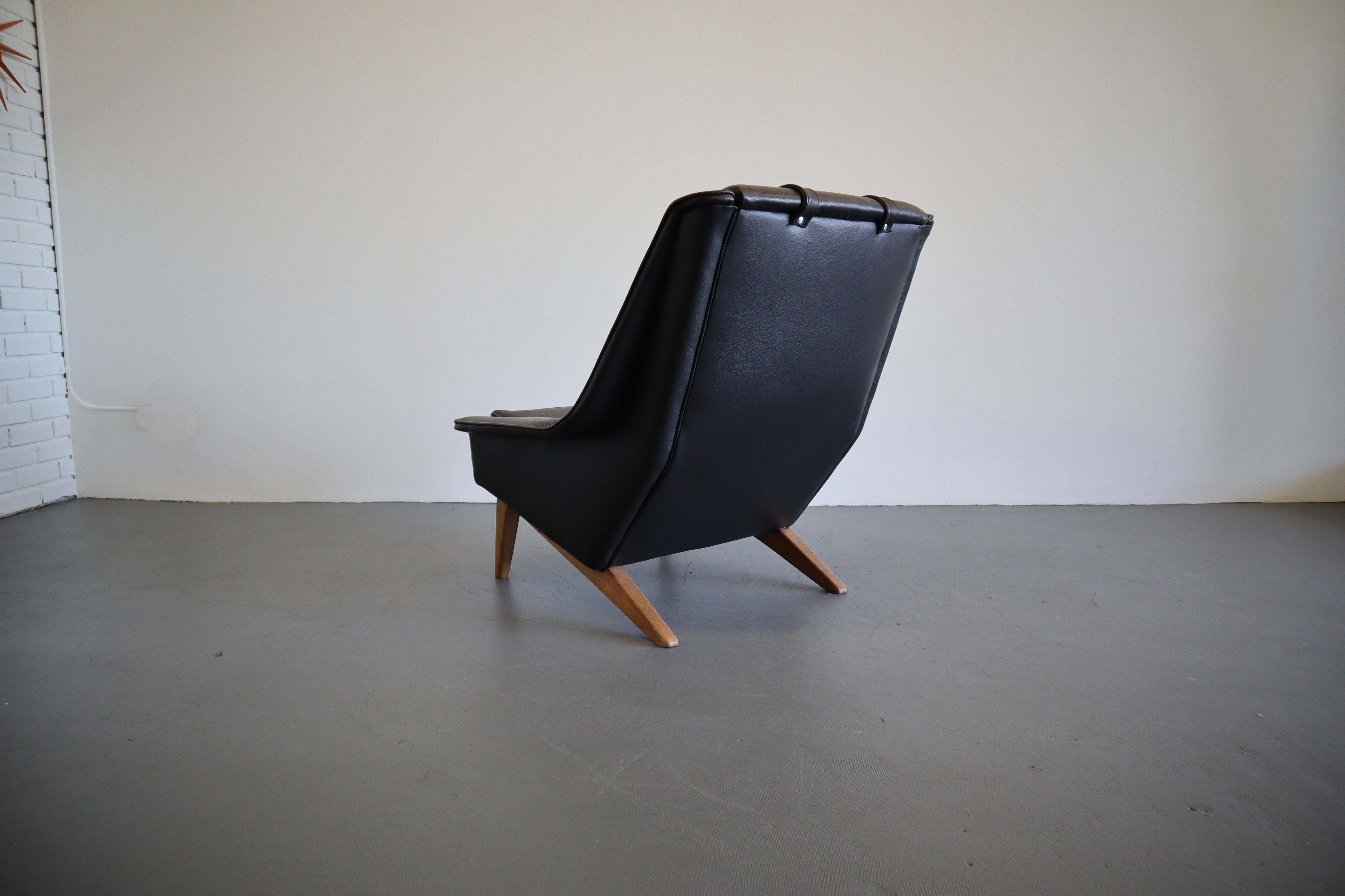 Danish Folke Ohlsson for Fritz Hansen Model 4410 Lounge Chair