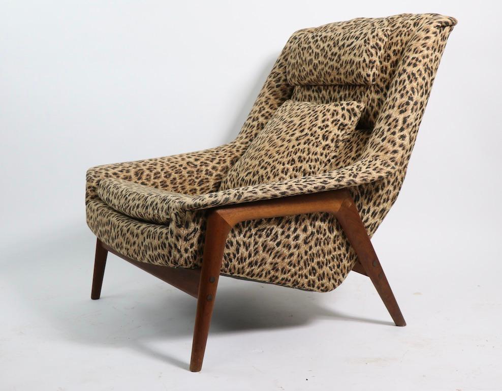 Folke Ohlsson Lounge Chair by DUX of Sweden in Cheetah Print Fabric In Good Condition For Sale In New York, NY
