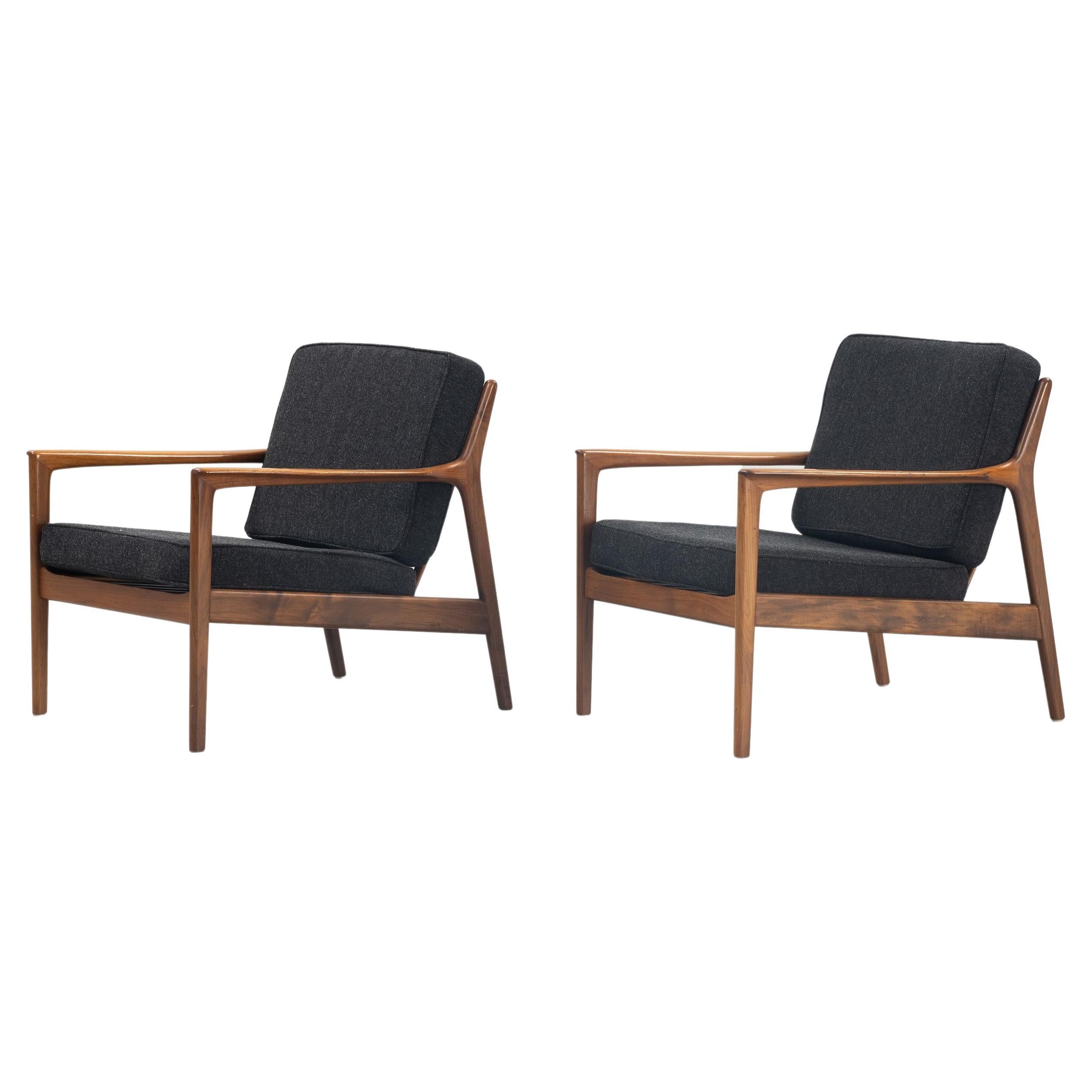 Folke Ohlsson Lounge Chairs USA 75 walnut by DUX