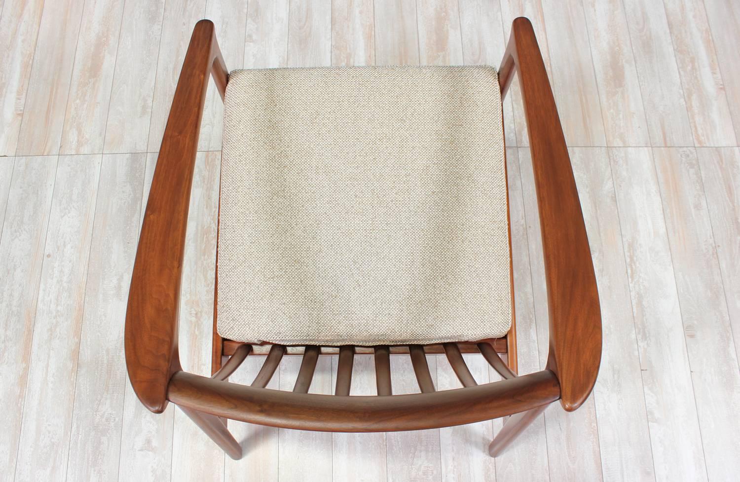 Folke Ohlsson Model 1073-C Walnut Lounge Chair for DUX 2