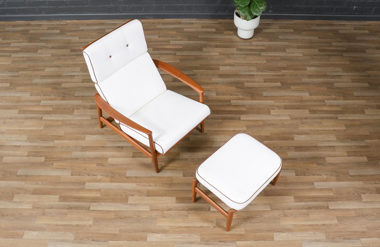 Folke Ohlsson fauteuil de salon en teck modèle 71-C avec pouf pour Dux en vente 3