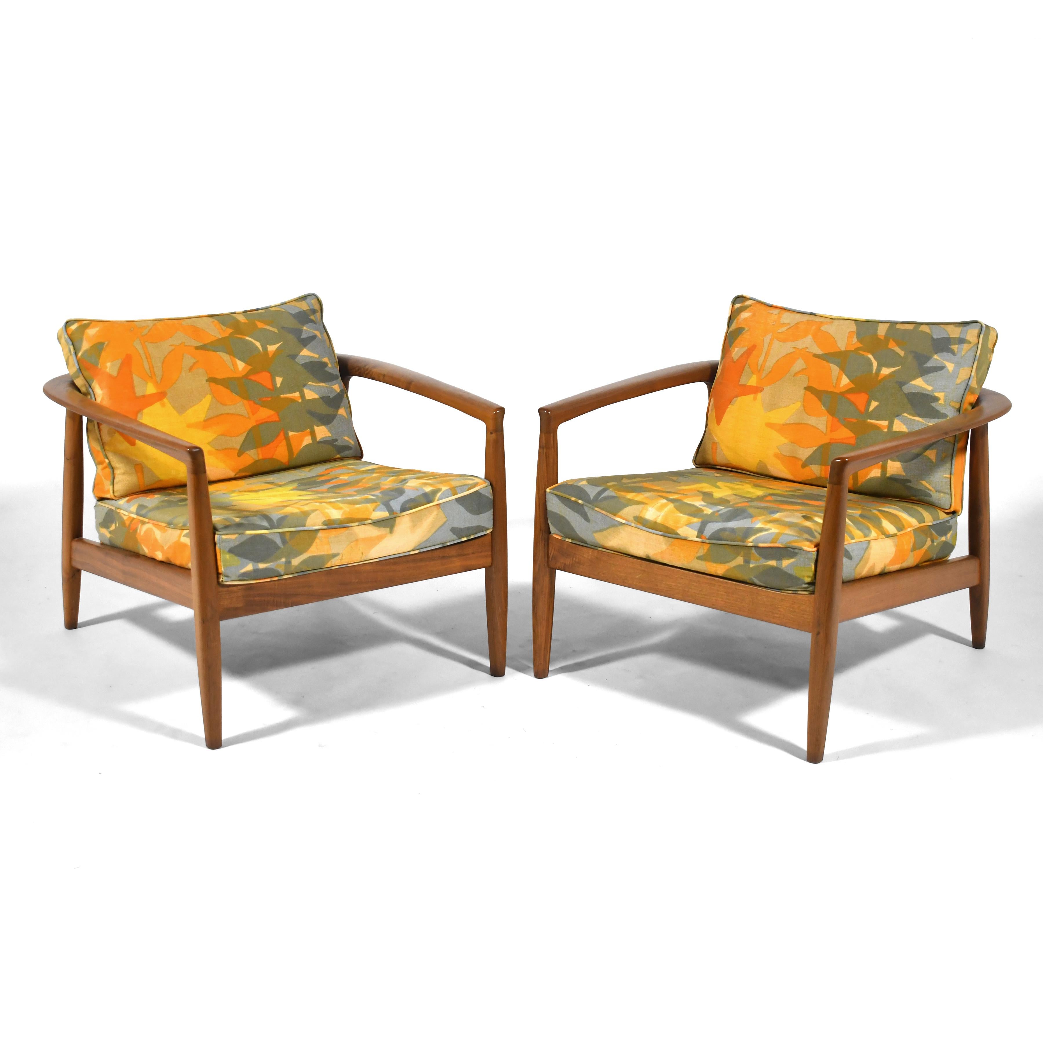 Scandinave moderne Folke Ohlsson paire de chaises longues par DUX en vente