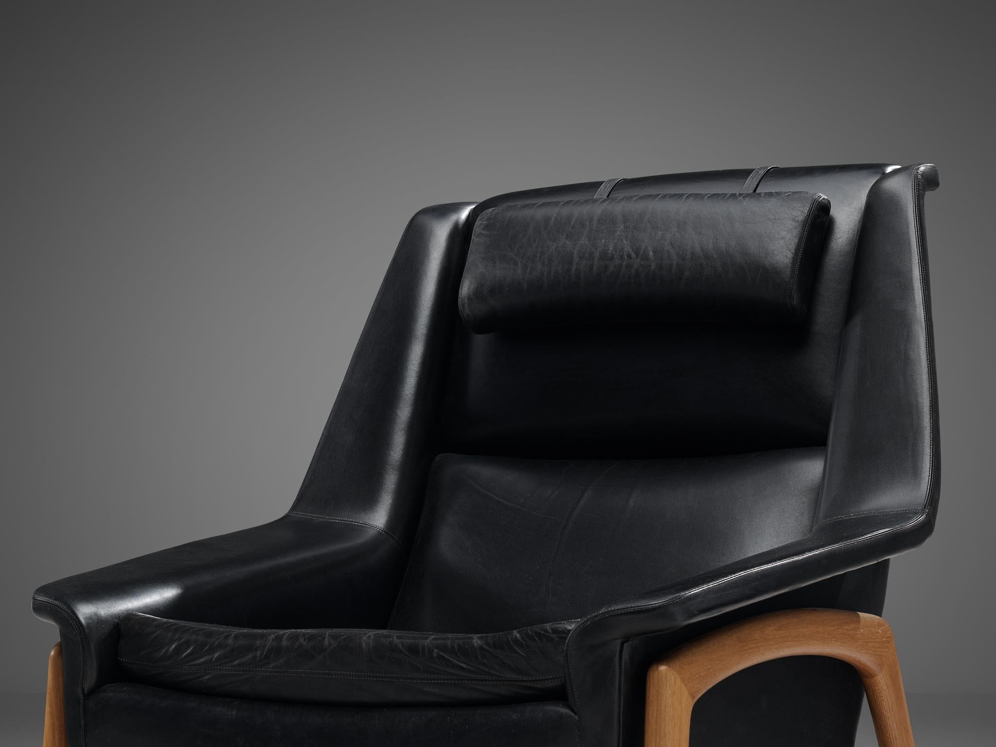 Folke Ohlsson Pair of 'Profil' Lounge Chairs in Black Leather 1