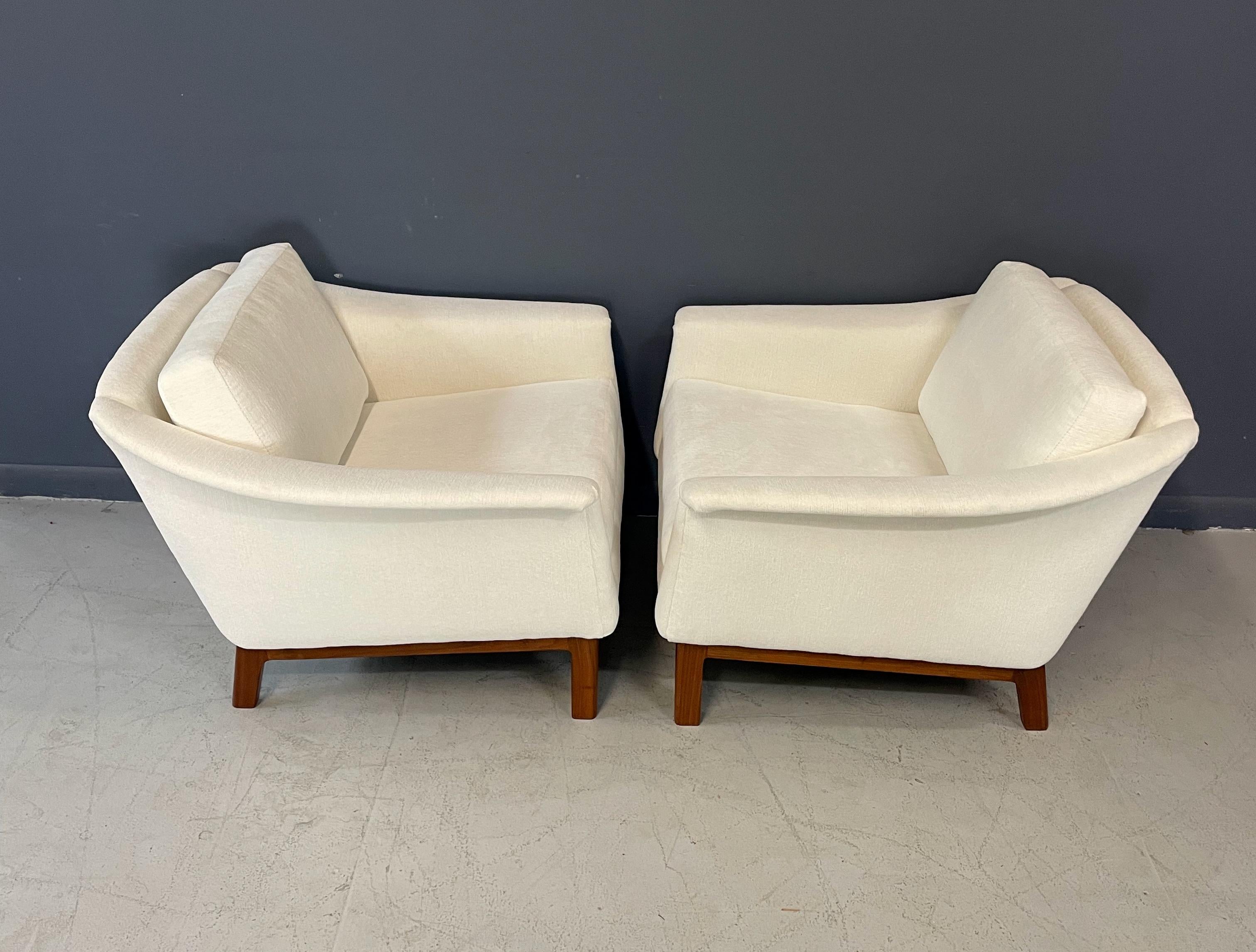 20th Century Folke Ohlsson Pasedena Chair with Teak Frame and Textured Velvet Midcentury For Sale