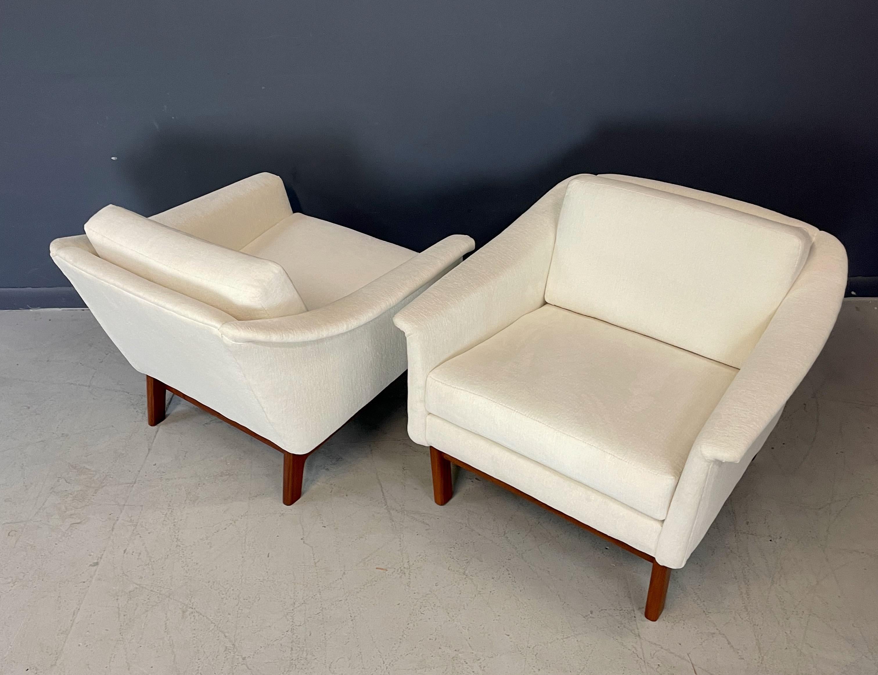 Folke Ohlsson Pasedena Chair with Teak Frame and Textured Velvet Midcentury For Sale 3