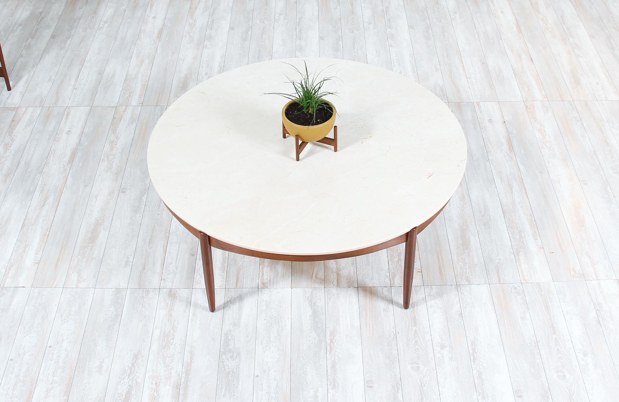 Folke Ohlsson Round Marble and Walnut Coffee Table for DUX In Excellent Condition In Los Angeles, CA
