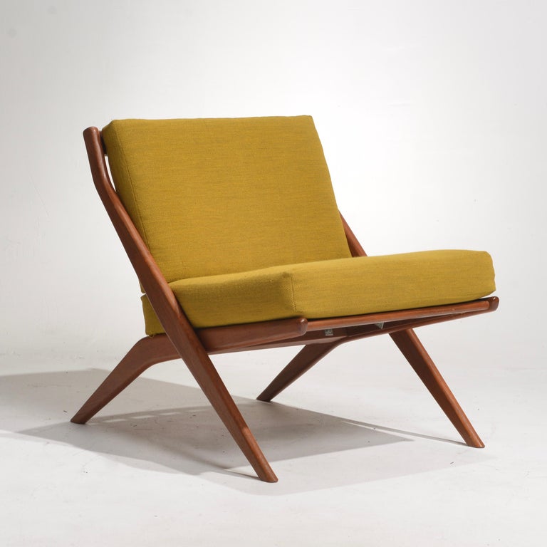 Dux scissor online chair