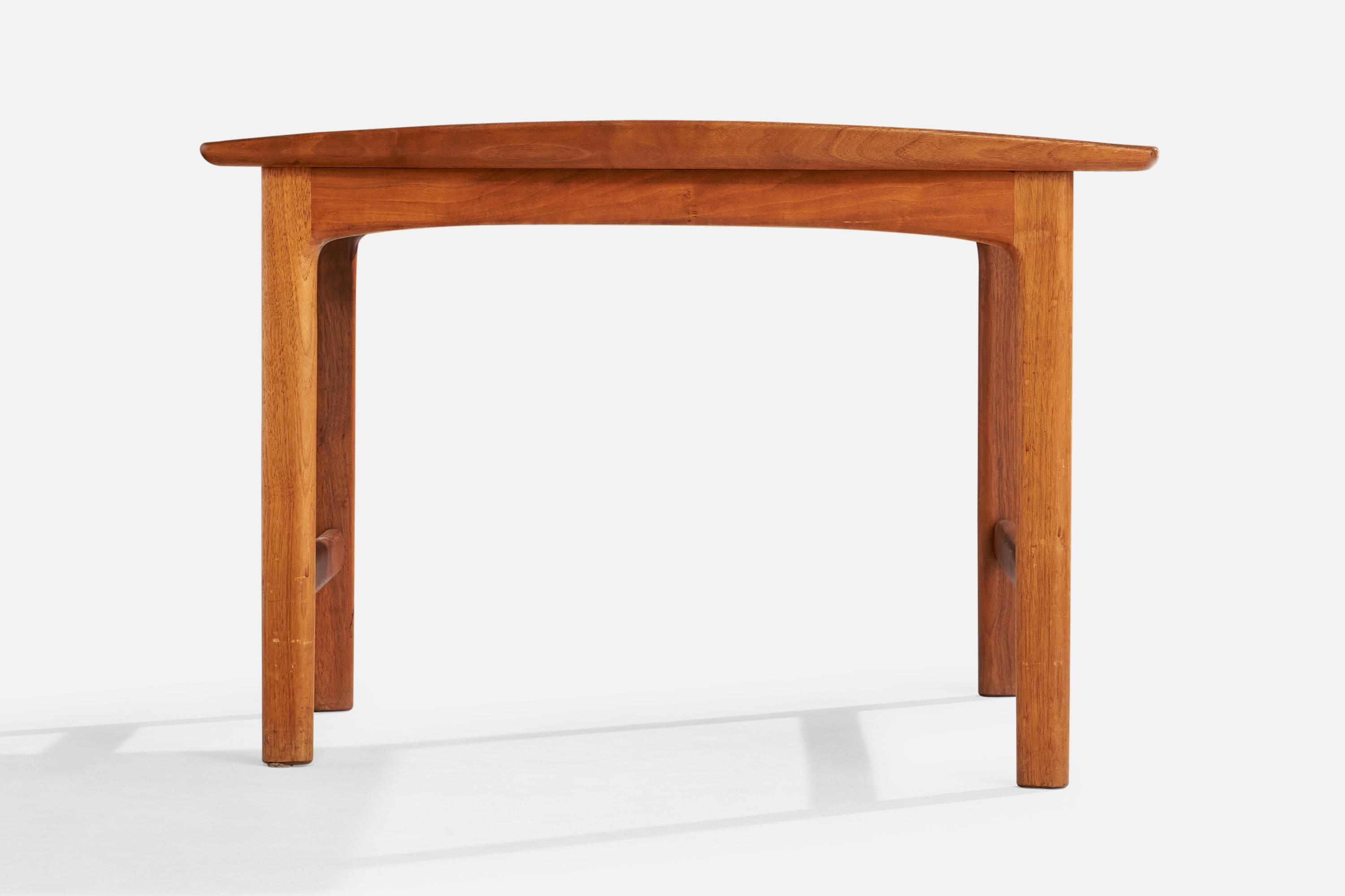 Folke Ohlsson, Beistelltisch, Nussbaum, Schweden, 1960er Jahre (Walnuss) im Angebot