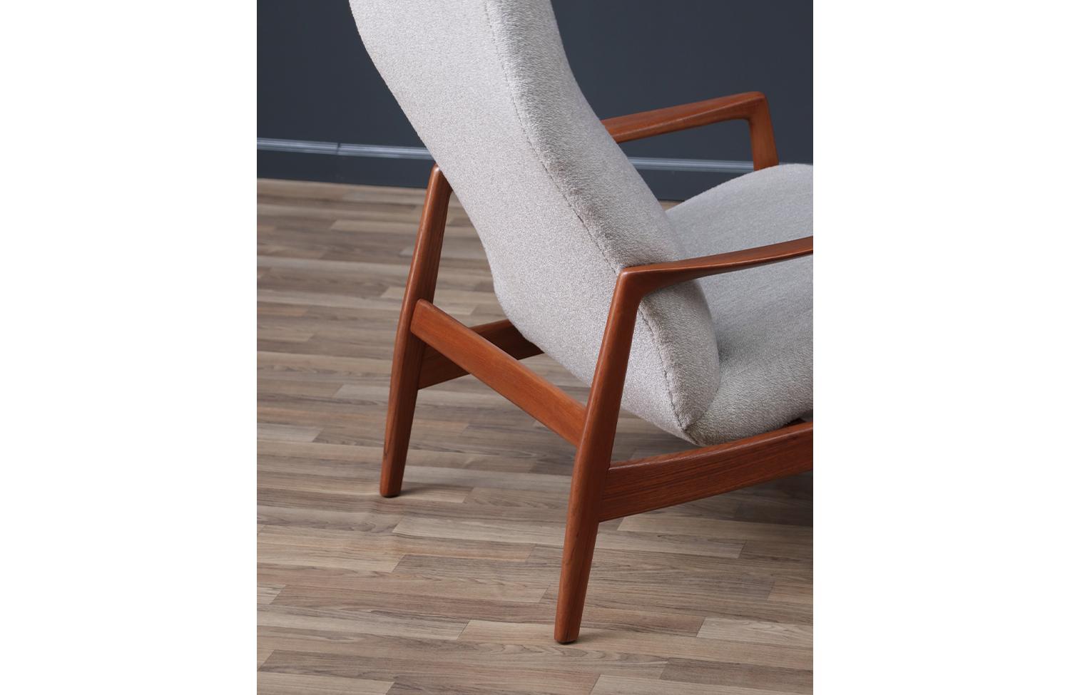 Expertly Restored - Folke Ohlsson Teak Reclining Chair with Ottoman for Dux In Excellent Condition In Los Angeles, CA