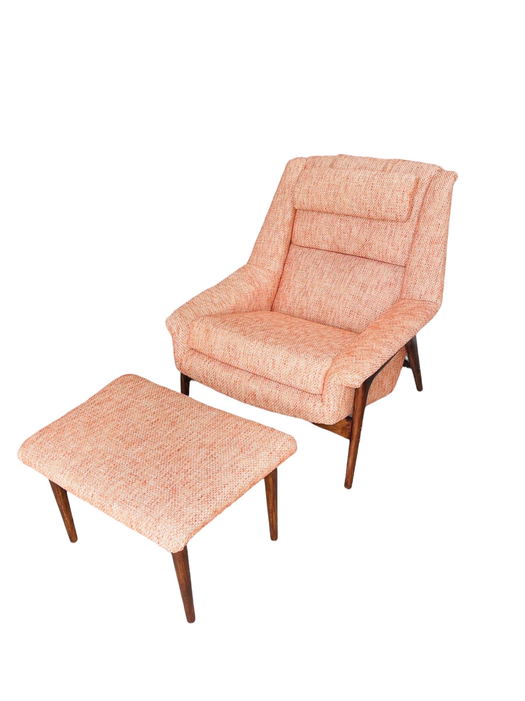 Folke Ohlsson Walnut Lounge Chair & Ottoman for DUX In Good Condition In Brooklyn, NY