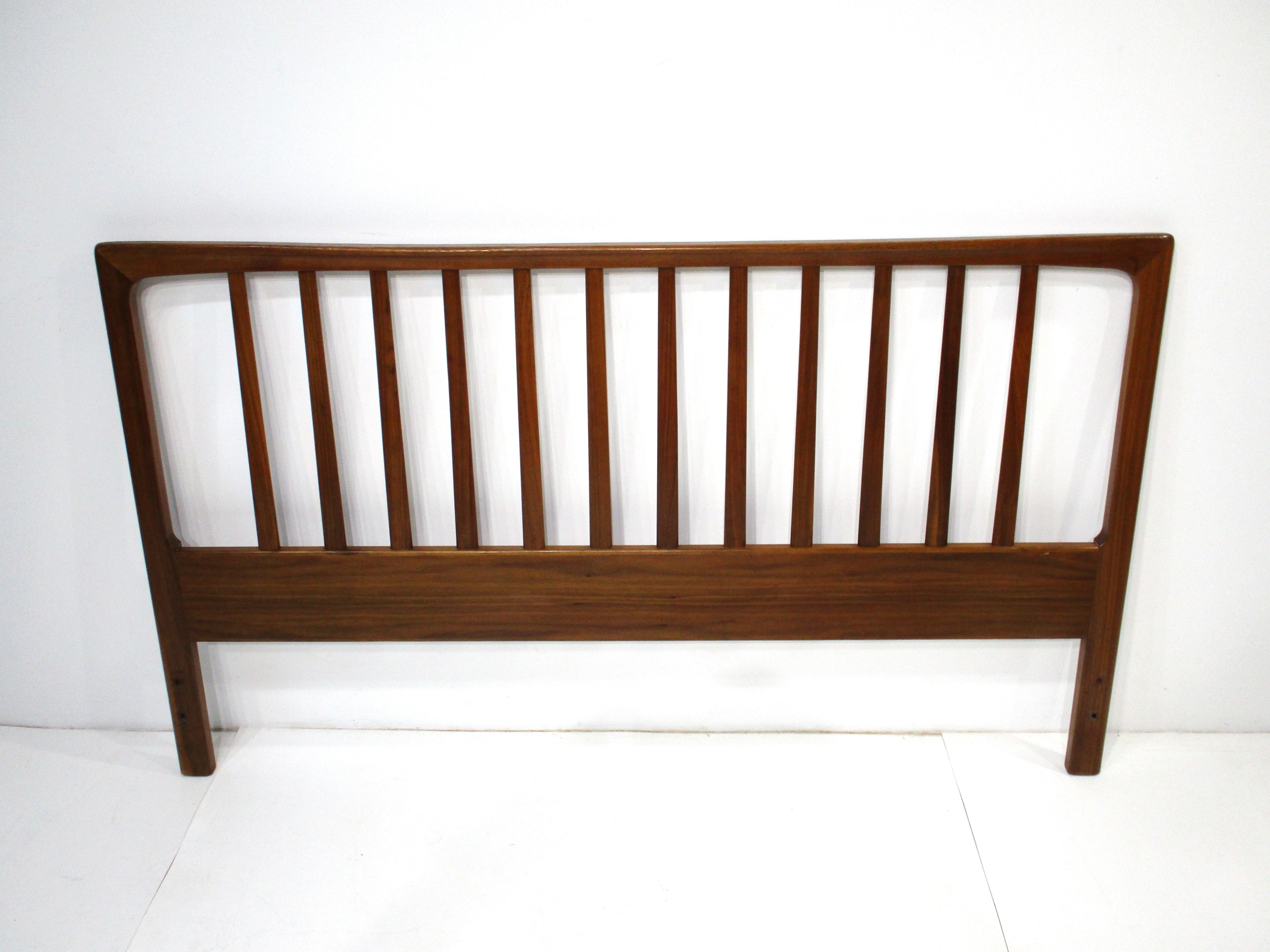 Folke Ohlsson Tête de lit Queen en noyer Dux Danemark en vente 2